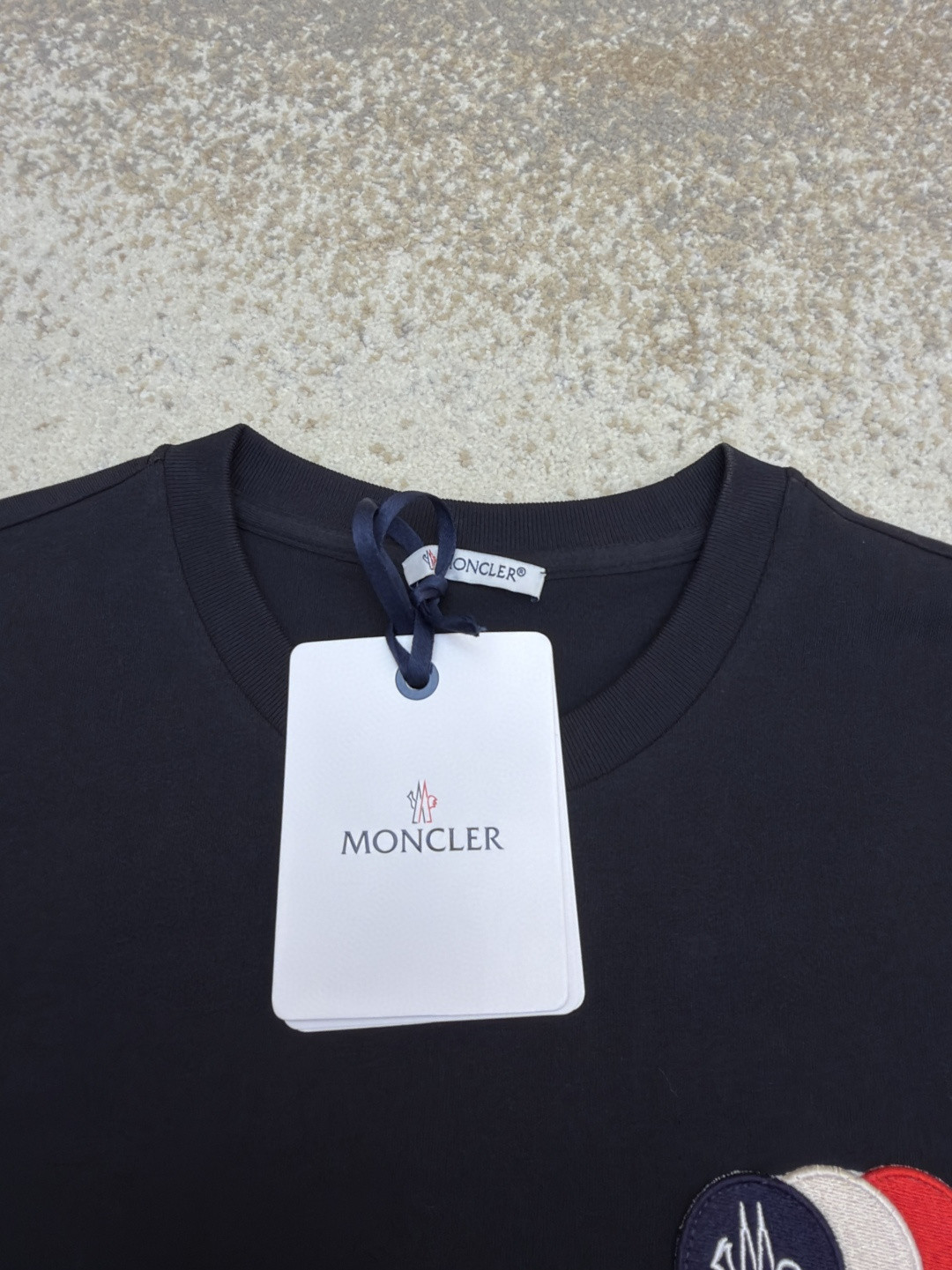 Moncler 蒙口 贴片标识圆领短袖 T恤 夏季 白色 黑色 A0 K20918C0005689AUG034