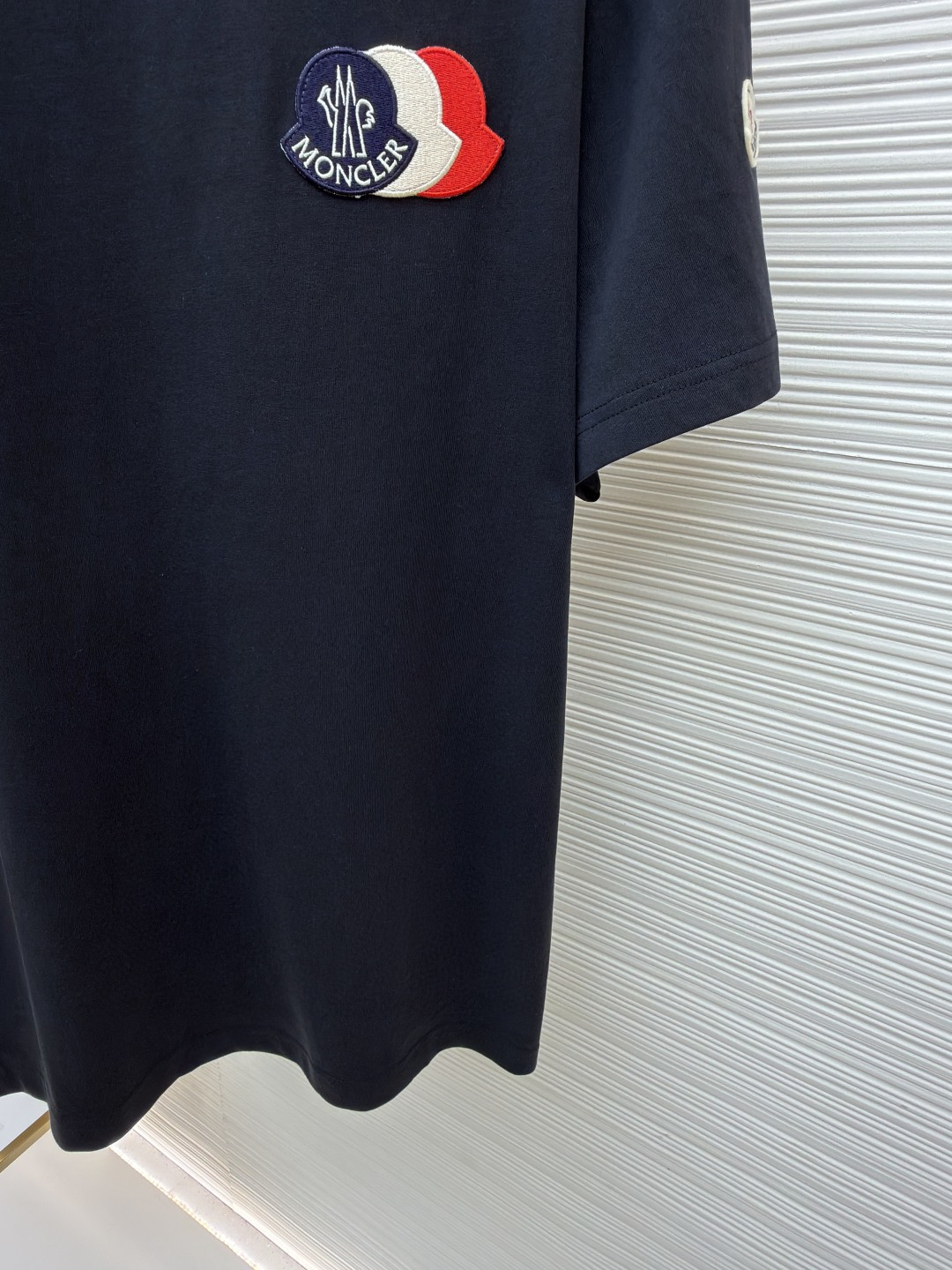 Moncler 蒙口 贴片标识圆领短袖 T恤 夏季 白色 黑色 A0 K20918C0005689AUG034