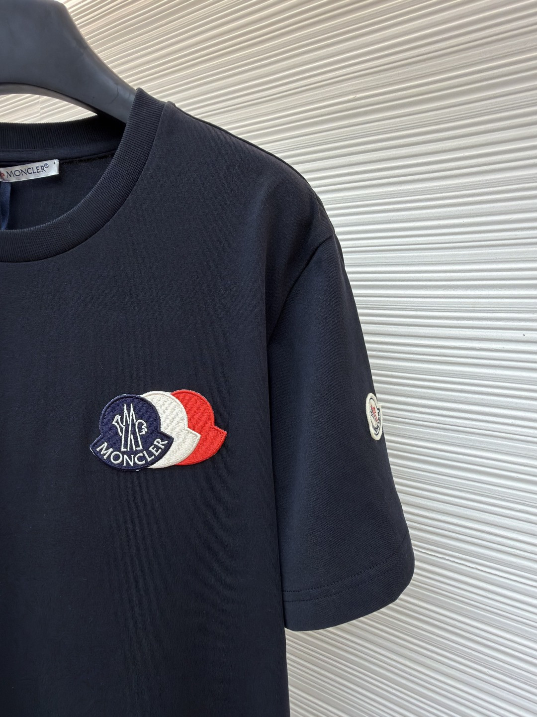 Moncler 蒙口 贴片标识圆领短袖 T恤 夏季 白色 黑色 A0 K20918C0005689AUG034