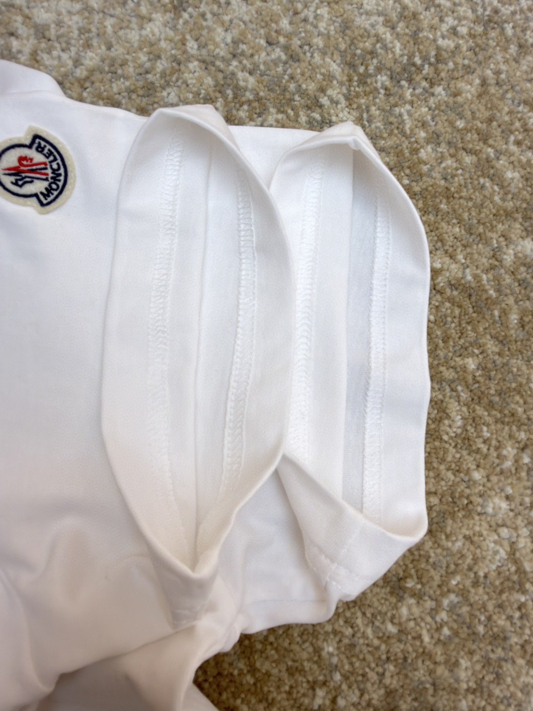 Moncler 蒙口 贴片标识圆领短袖 T恤 夏季 白色 黑色 A0 K20918C0005689AUG034