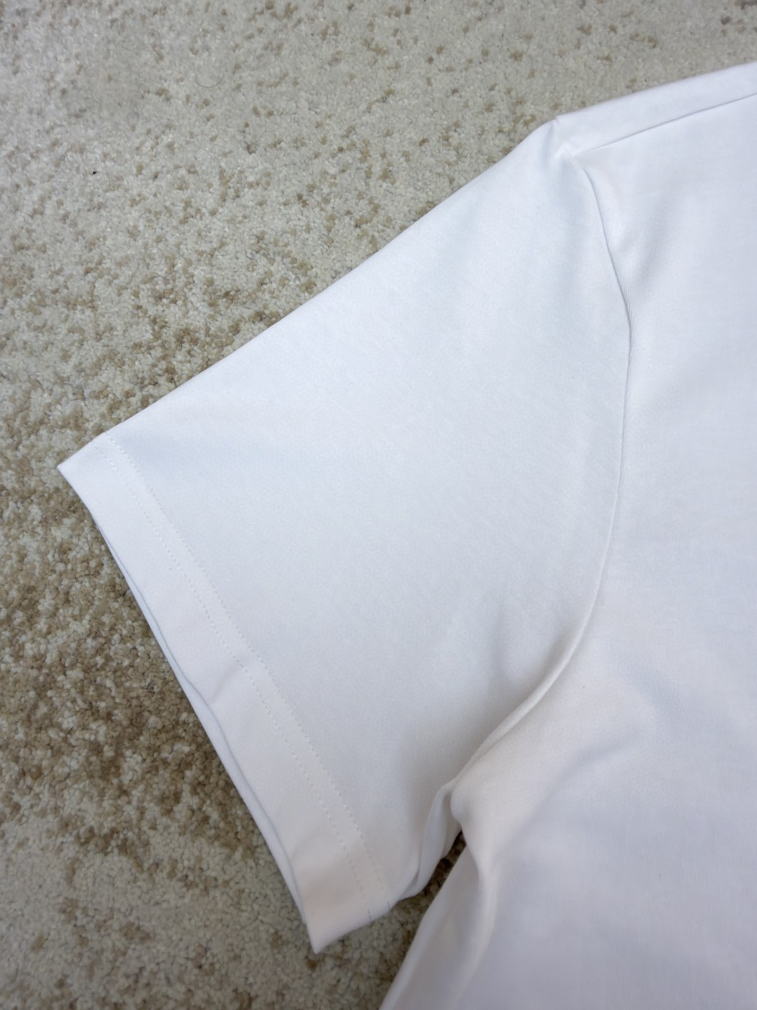 Moncler 蒙口 贴片标识圆领短袖 T恤 夏季 白色 黑色 A0 K20918C0005689AUG034