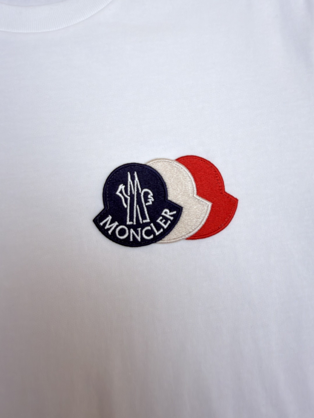 Moncler 蒙口 贴片标识圆领短袖 T恤 夏季 白色 黑色 A0 K20918C0005689AUG034