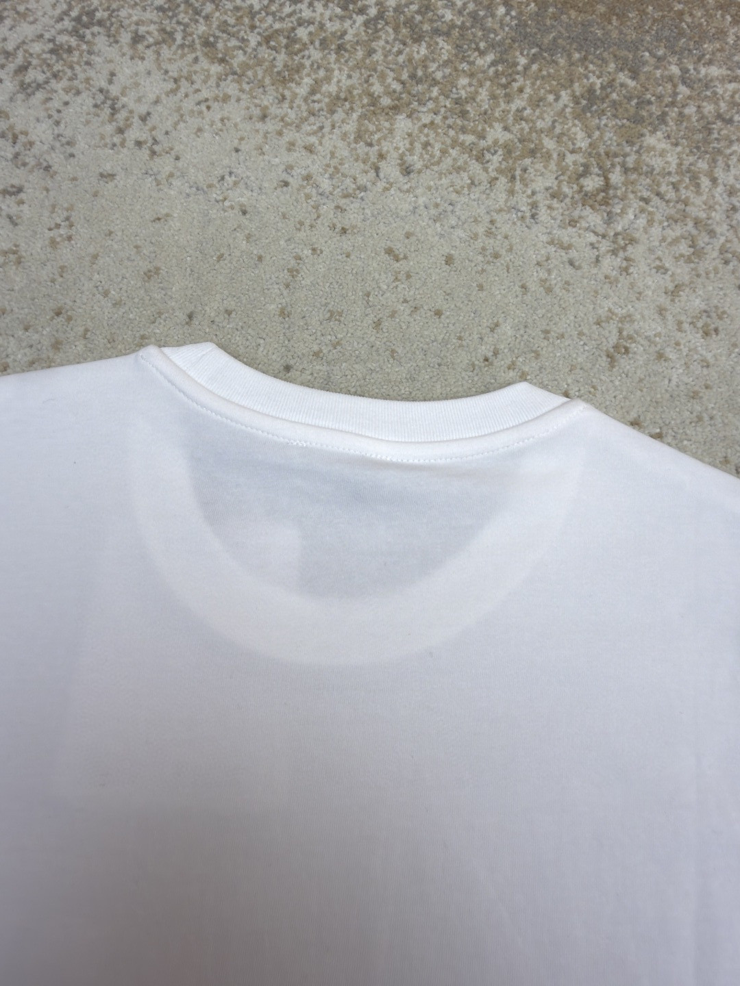 Moncler 蒙口 贴片标识圆领短袖 T恤 夏季 白色 黑色 A0 K20918C0005689AUG034