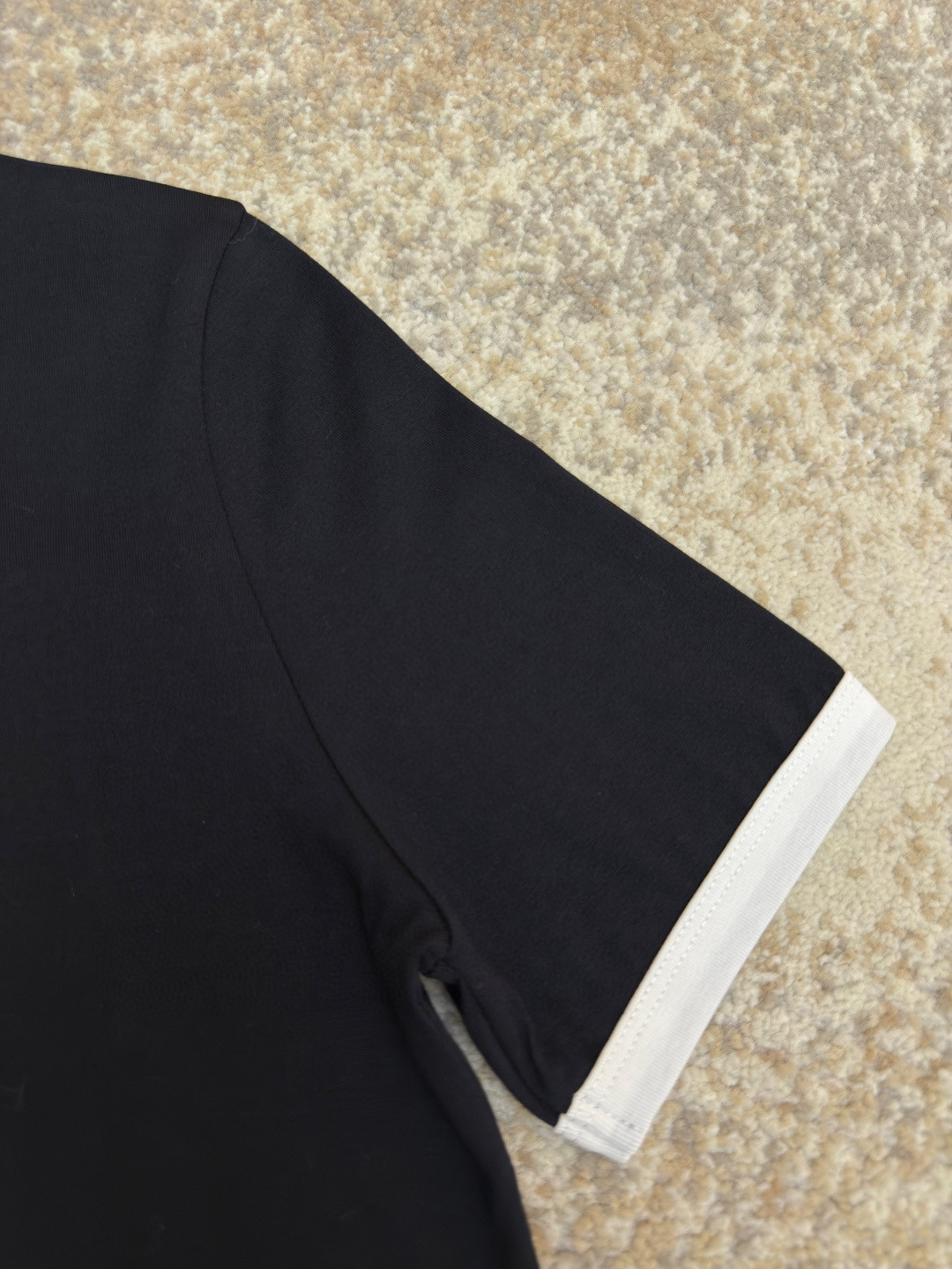 CELINE 赛琳 字母印花圆领短袖 T恤 夏款 女款 黑色 白色 A0 2X872501F-01NB