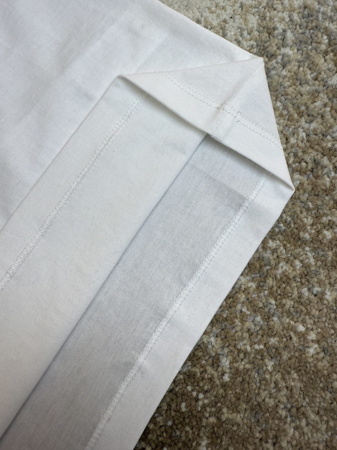 CELINE 赛琳 字母印花圆领短袖 T恤 夏款 女款 黑色 白色 A0 2X872501F-01NB