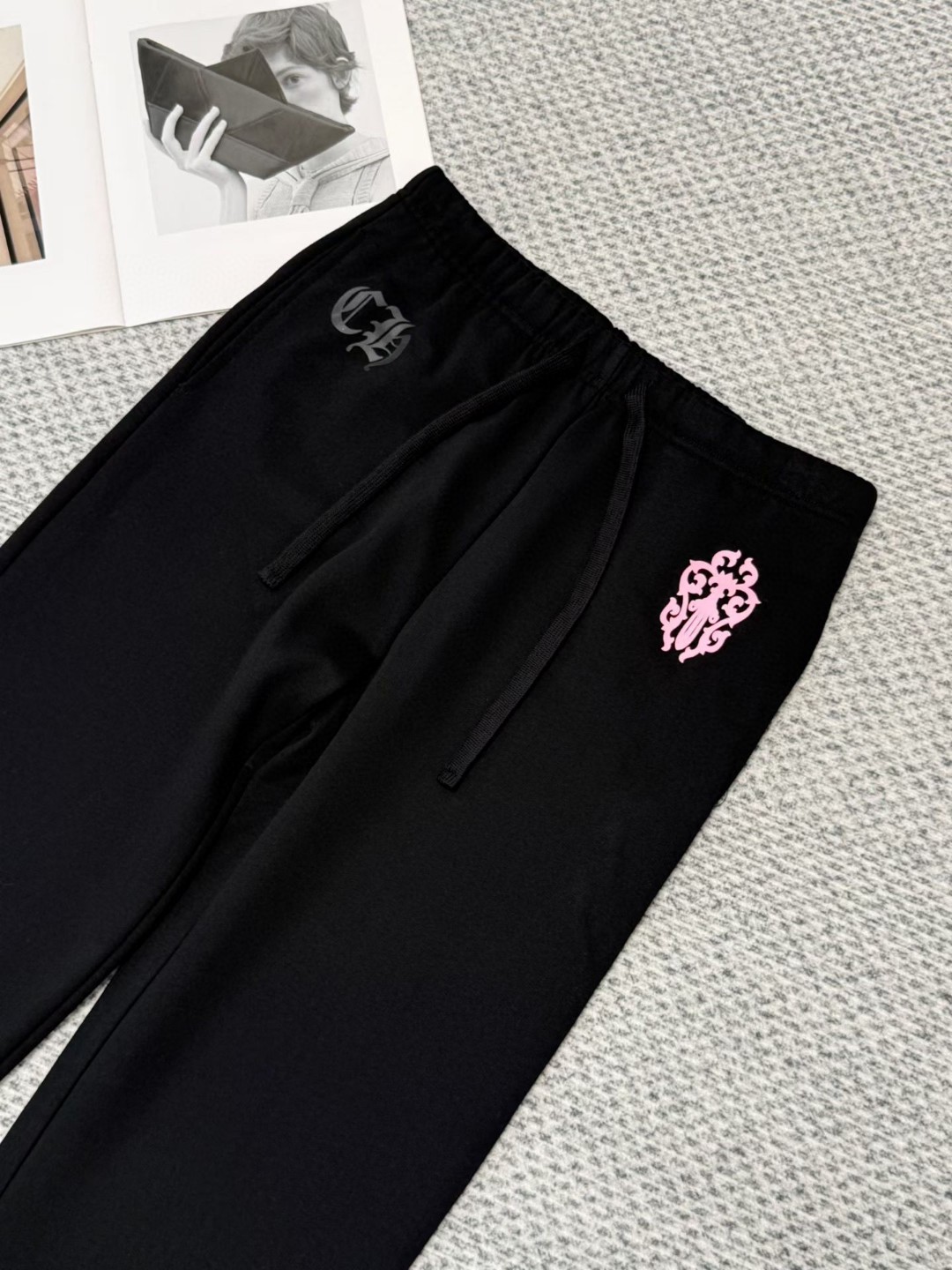 Chrome Hearts 克罗心 Deadlydoll 联名款 松紧腰卫裤 休闲裤 裤子 长裤 运动裤 女款 黑色 B0