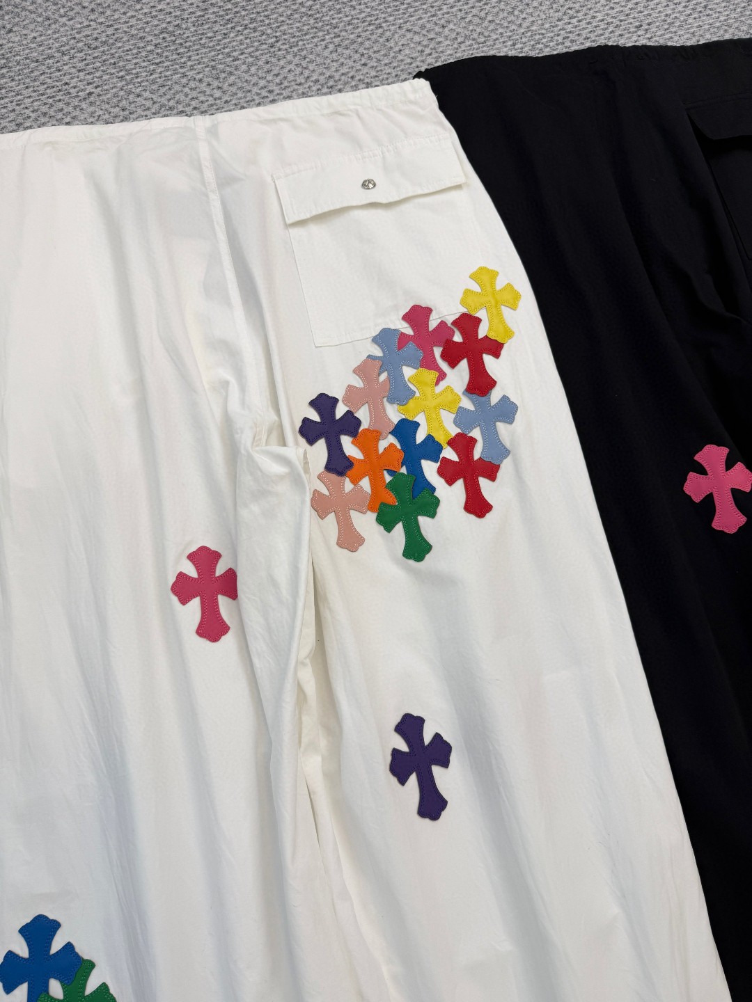 Chrome Hearts 克罗心 彩色皮袖十字架抽绳松紧腰休闲裤 裤子 长裤 运动裤 夏季 女款 黑色 白色 B0