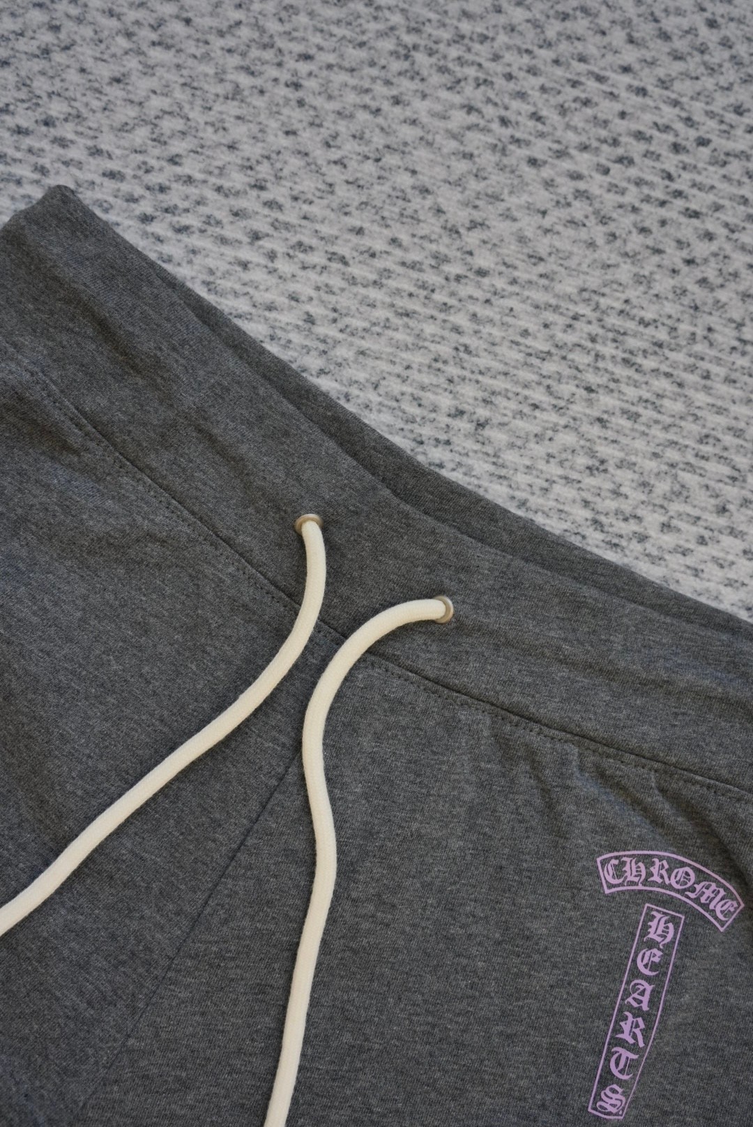 Chrome Hearts 克罗心 紫T行梵文印花松紧腰短裤 裤子 休闲裤 运动裤 夏季 女款 灰色 A2