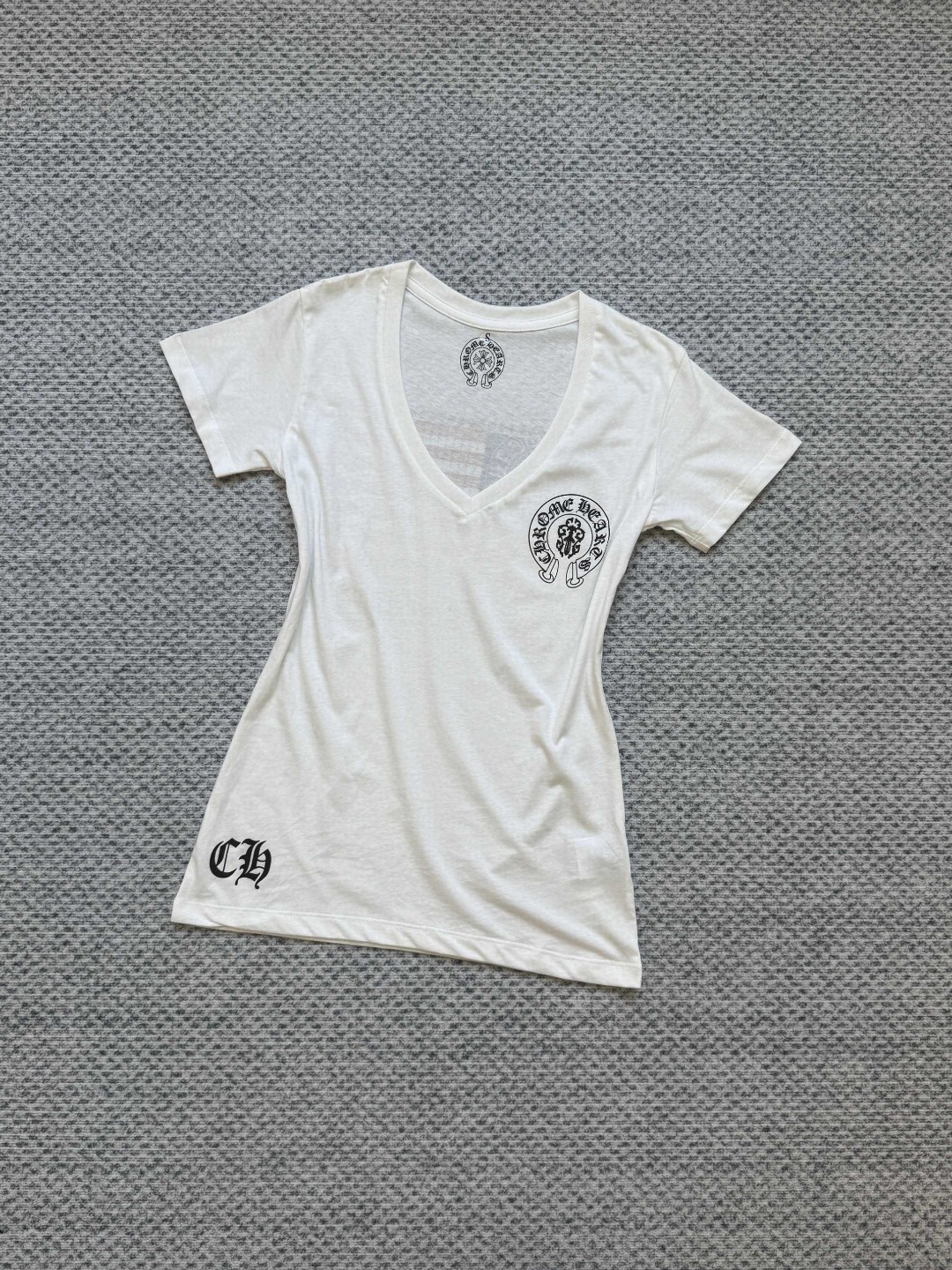 Chrome Hearts 克罗心 国旗徽标V领短袖 T恤 夏季 女款 深灰色 白色 A2