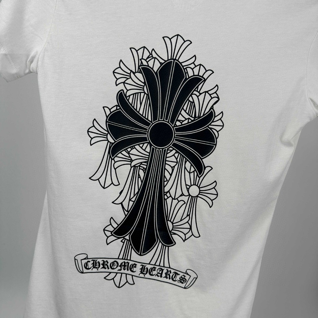 Chrome Hearts 克罗心 后幅十字卷轴印花V领短袖 T恤 夏季 女款 黑色 白色 A2