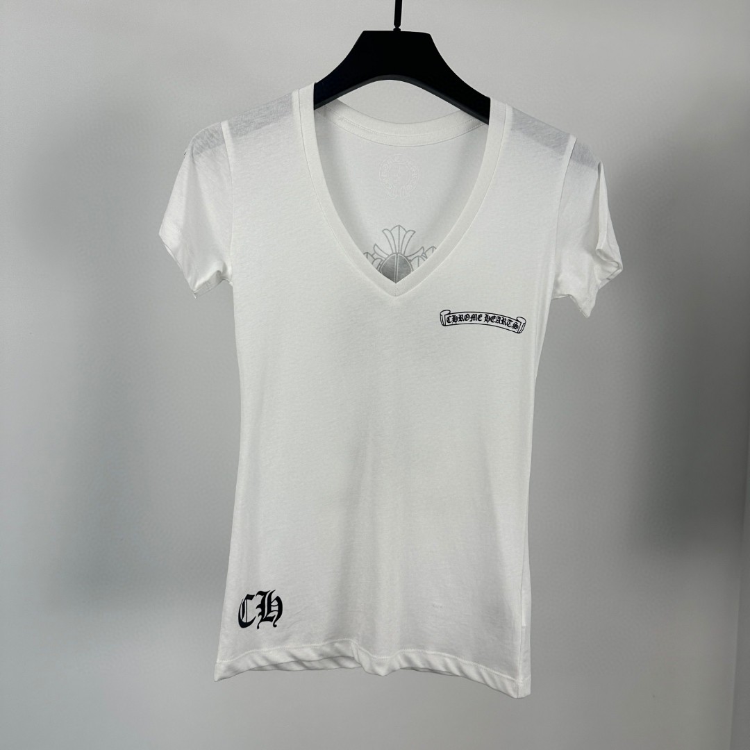 Chrome Hearts 克罗心 后幅十字卷轴印花V领短袖 T恤 夏季 女款 黑色 白色 A2