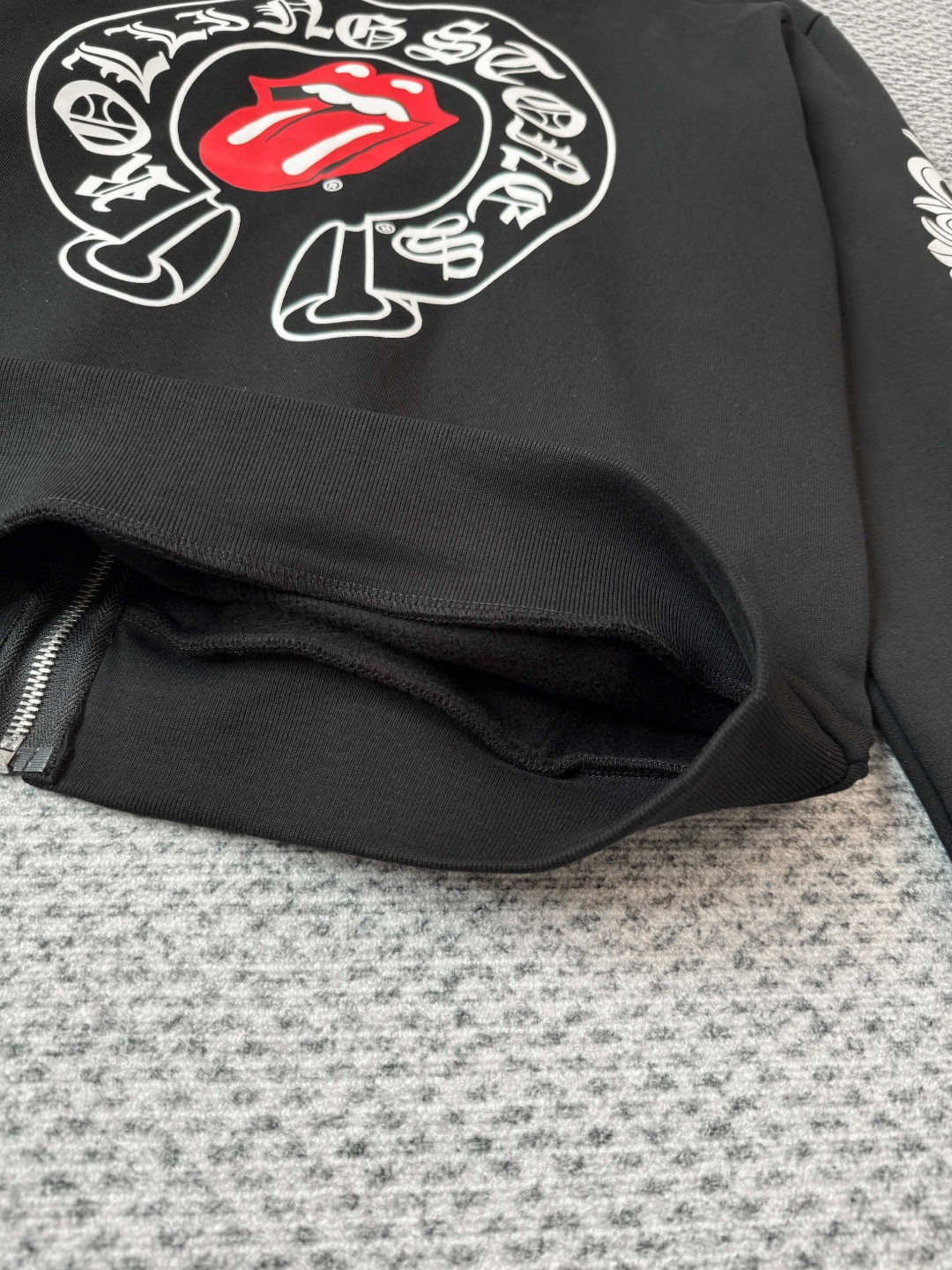 Chrome Hearts 克罗心 红色嘴唇滚石印花抓绒连帽卫衣 外套 黑色 B0