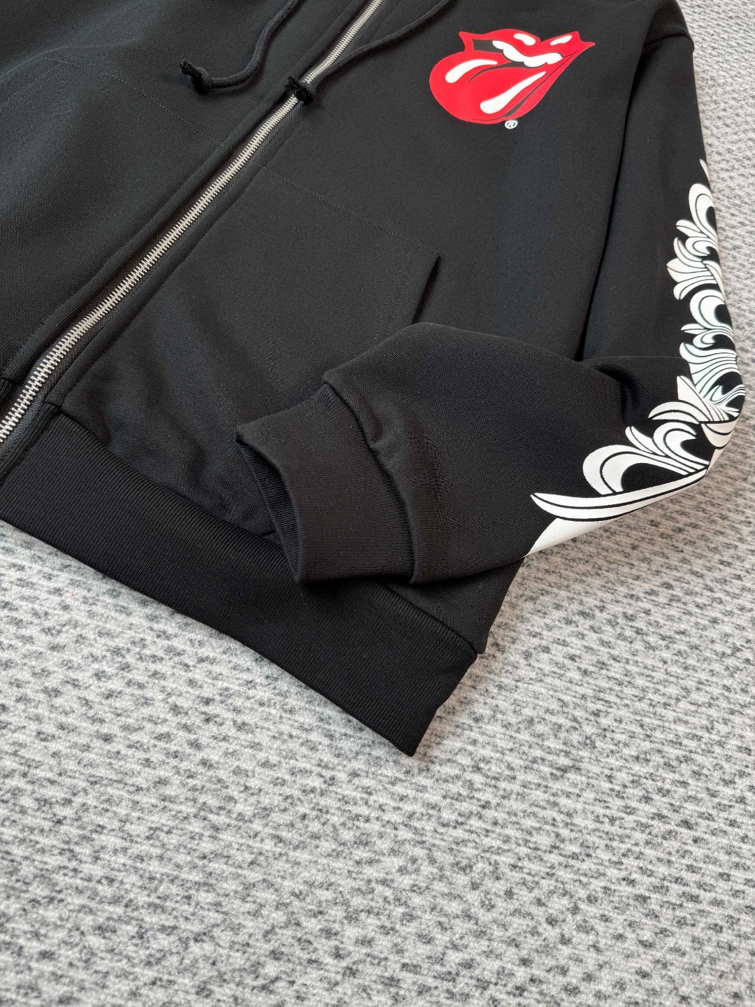 Chrome Hearts 克罗心 红色嘴唇滚石印花抓绒连帽卫衣 外套 黑色 B0