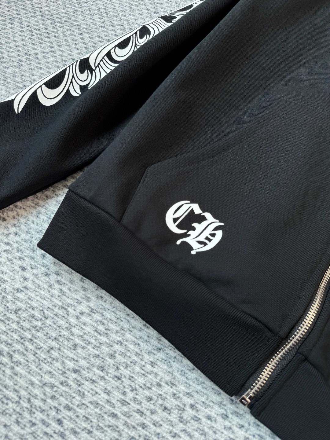 Chrome Hearts 克罗心 红色嘴唇滚石印花抓绒连帽卫衣 外套 黑色 B0