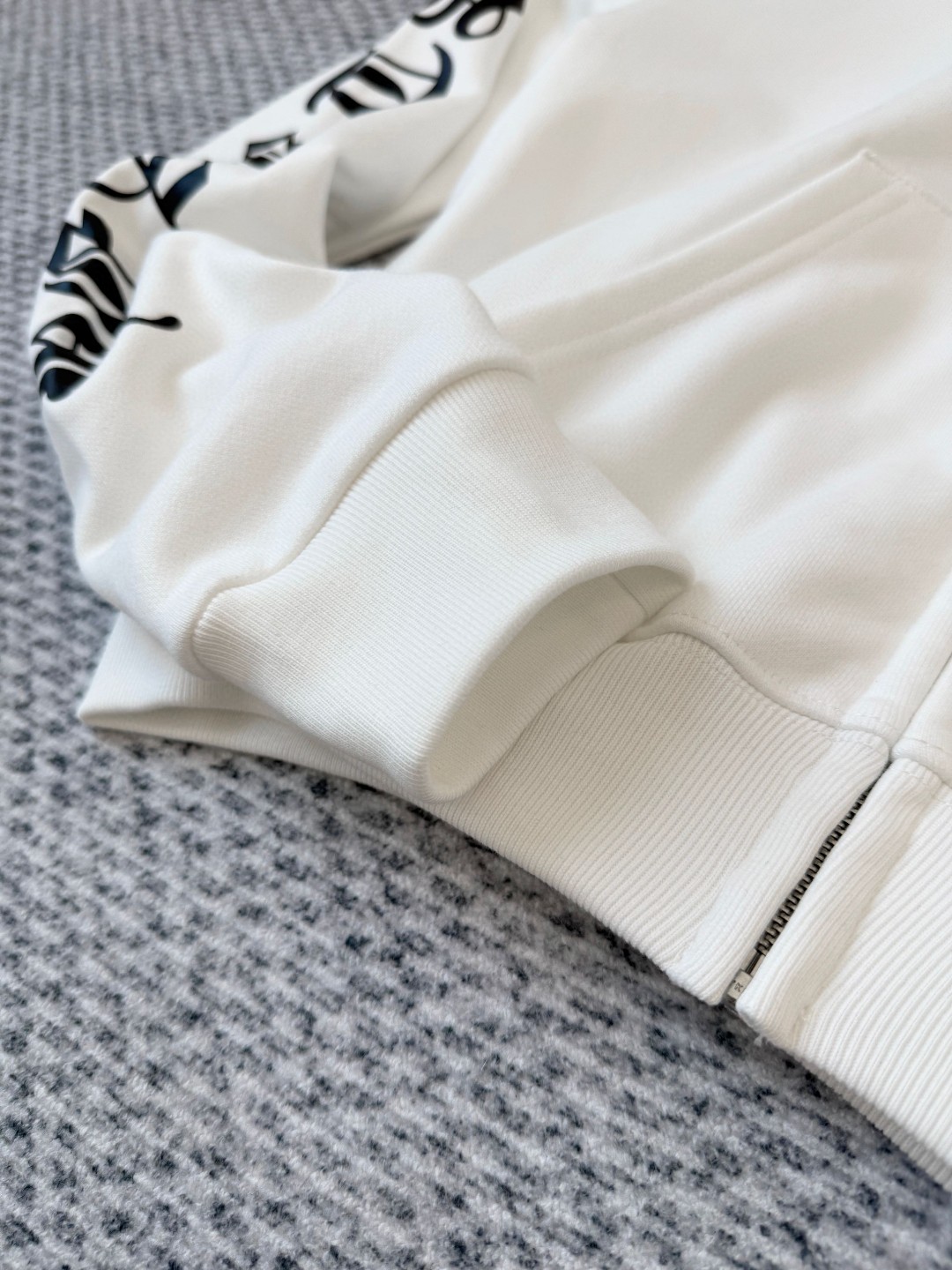 Chrome Hearts 克罗心 马蹄印花拉链连帽卫衣 短款 外套 女款 白色 B0