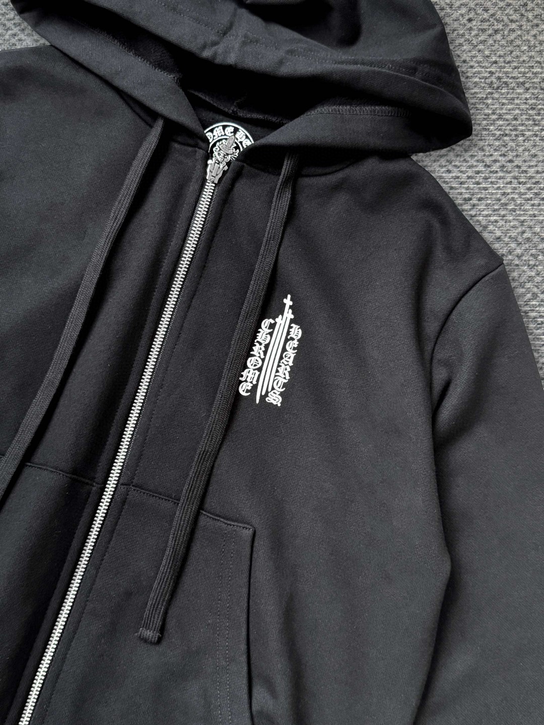 Chrome Hearts 克罗心 梵文十字印花拉链连帽卫衣 短款 外套 女款 黑色 B0