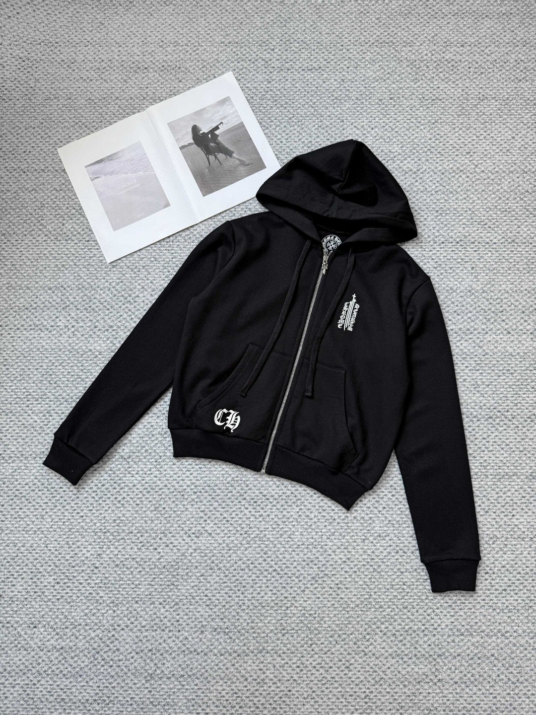 Chrome Hearts 克罗心 梵文十字印花拉链连帽卫衣 短款 外套 女款 黑色 B0