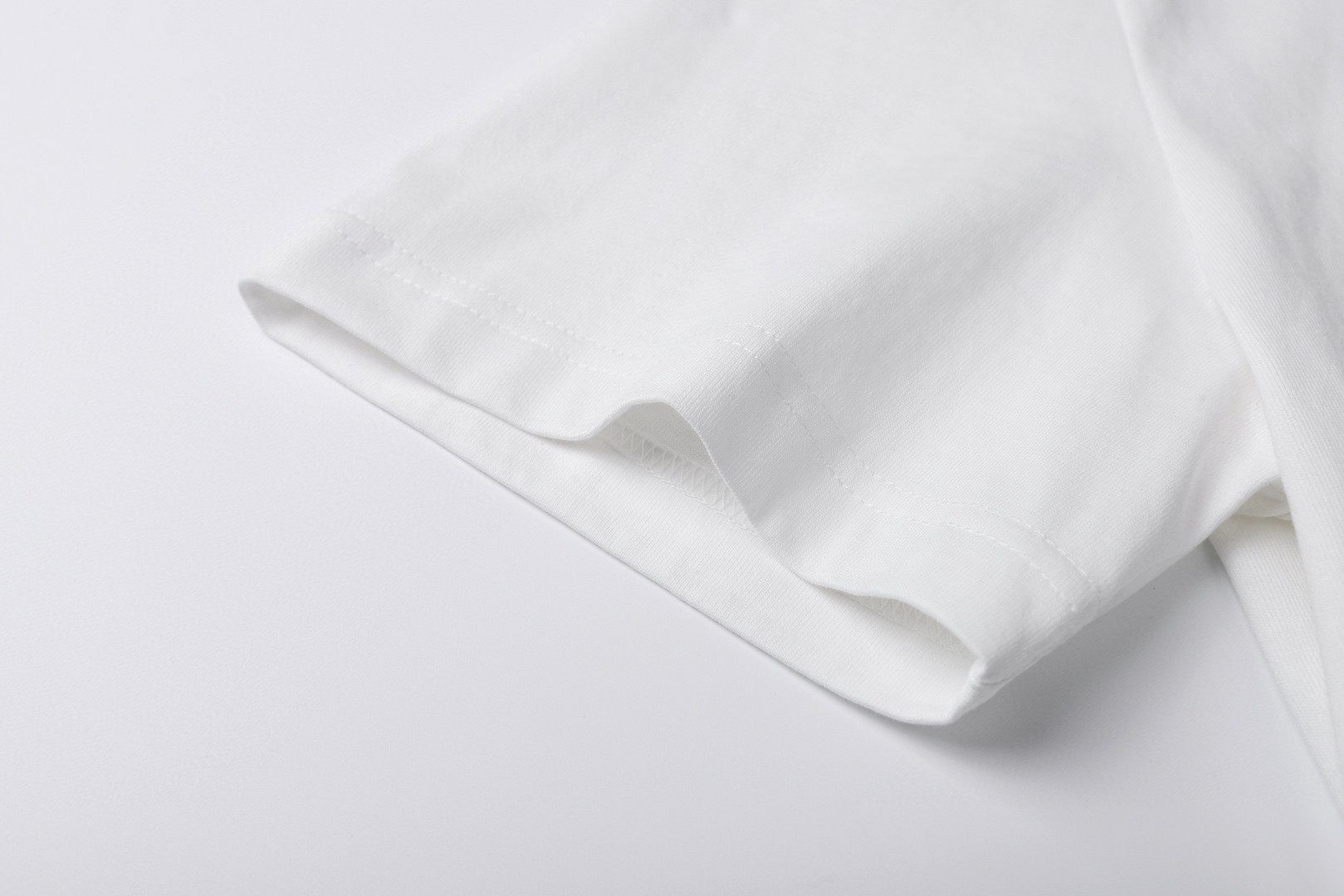 LOUIS VUITTON 路易威登 LV 立体刺绣T恤 短袖 白色 A0 1AJCSO