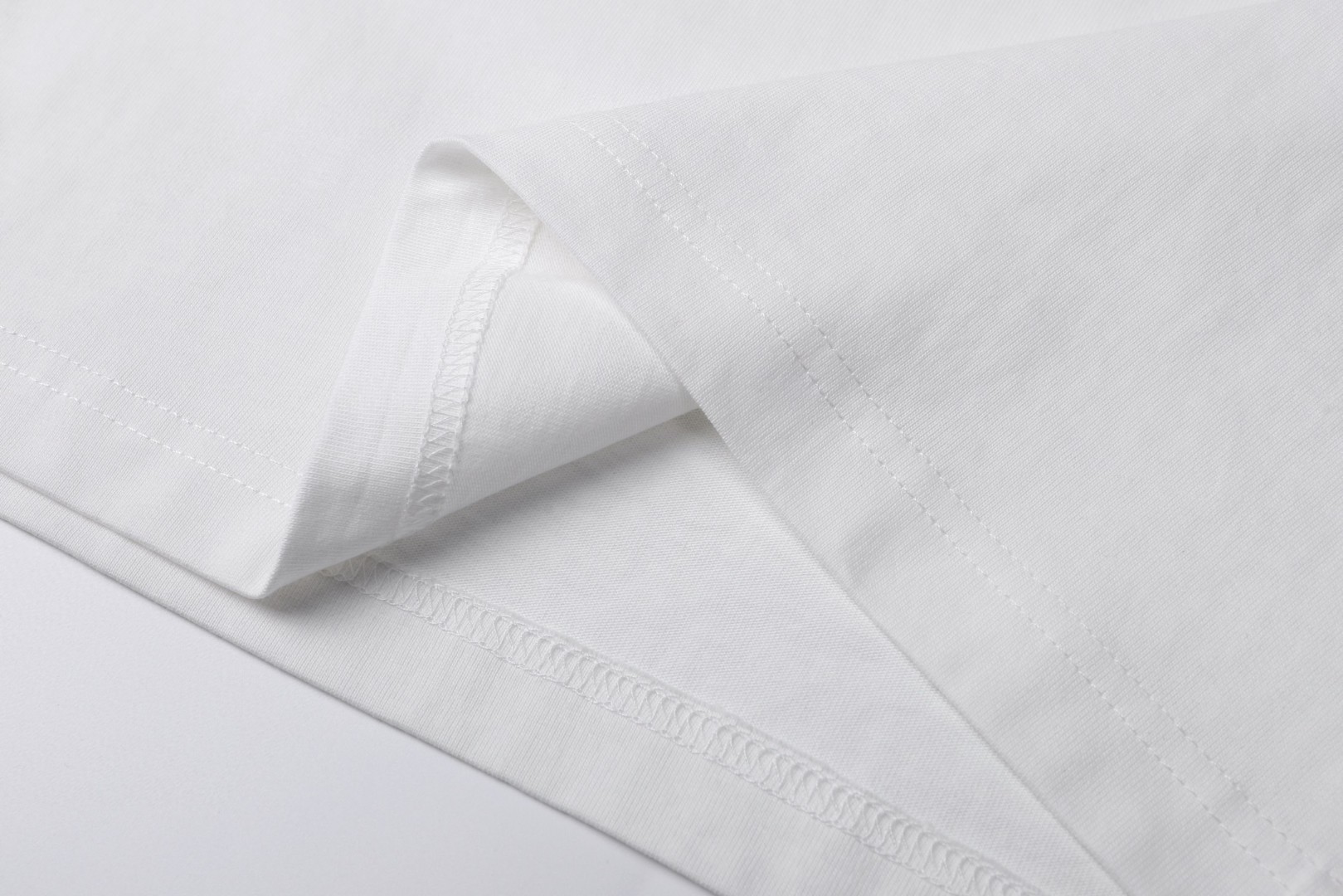 LOUIS VUITTON 路易威登 LV 立体刺绣T恤 短袖 白色 A0 1AJCSO