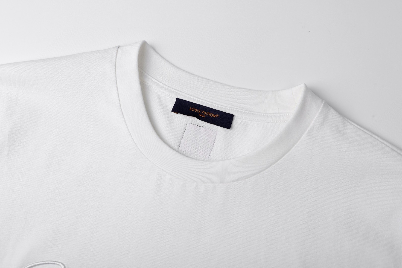 LOUIS VUITTON 路易威登 LV 立体刺绣T恤 短袖 白色 A0 1AJCSO