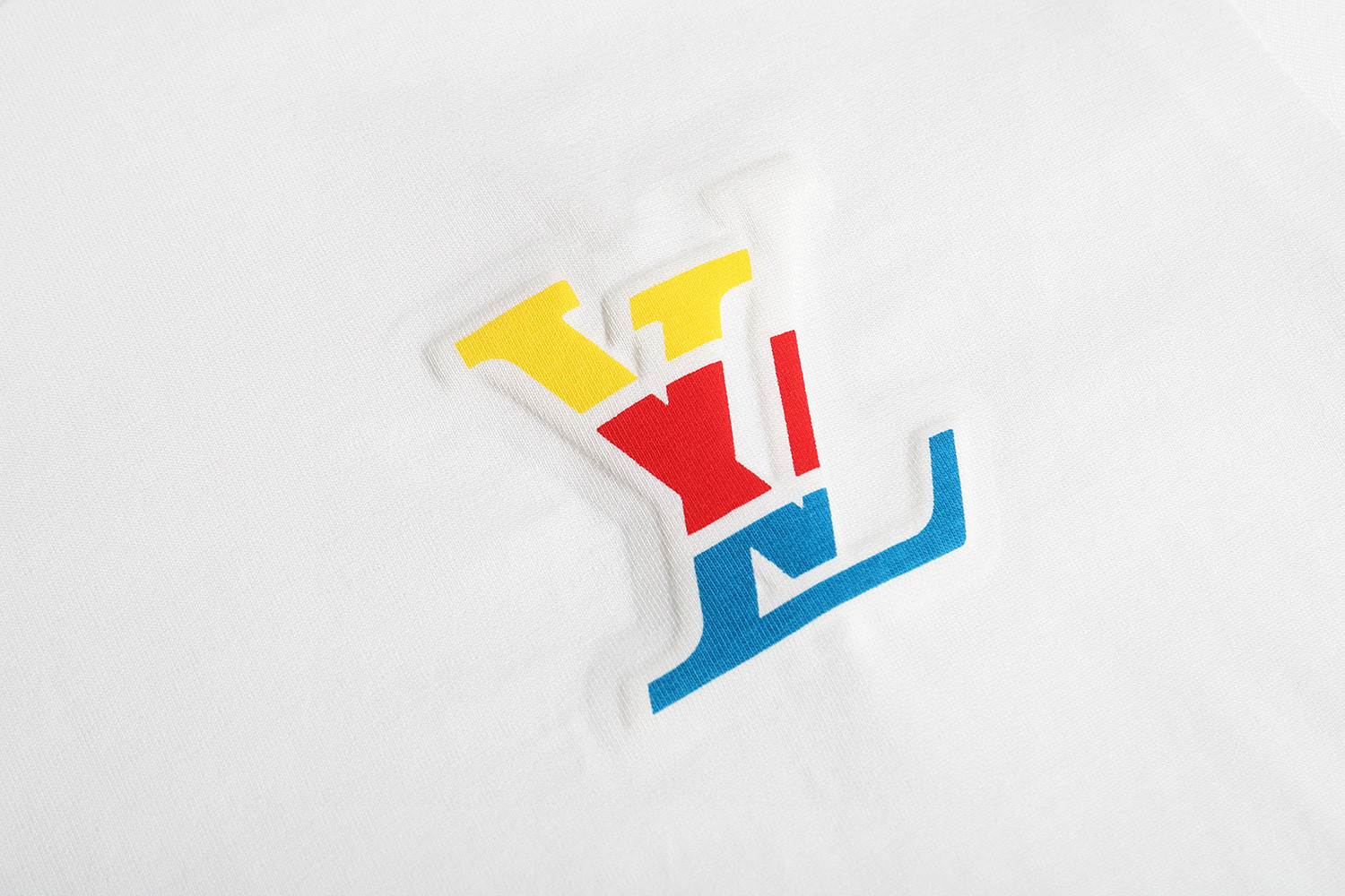 LOUIS VUITTON 路易威登 美洲杯浮雕压花圆领短袖 T恤 白色 A0 1AFVUX