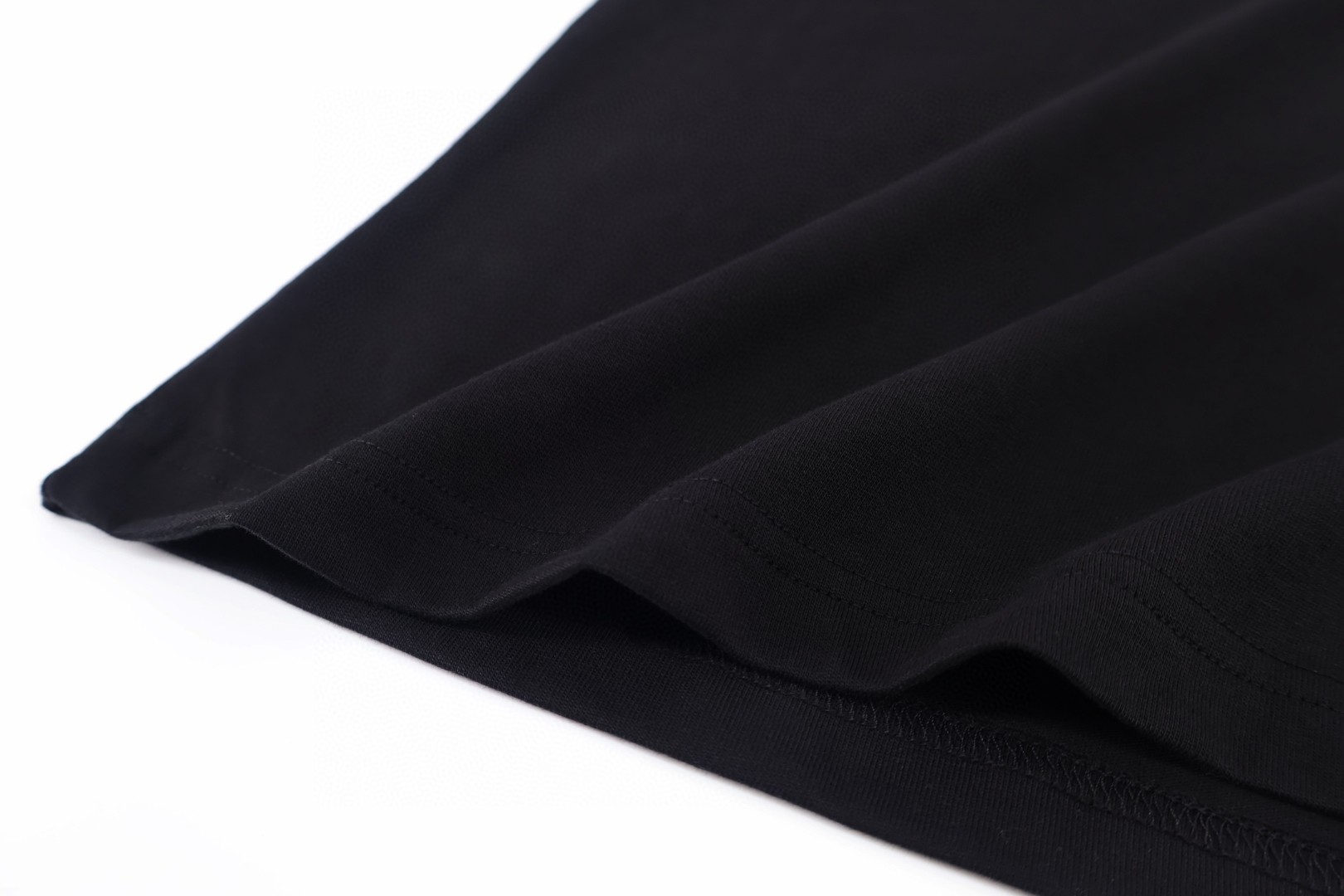 DIOR 迪奥 虚线刺绣圆领短袖 T恤 夏季 白色 黑色 A0 683J668B3036-C081