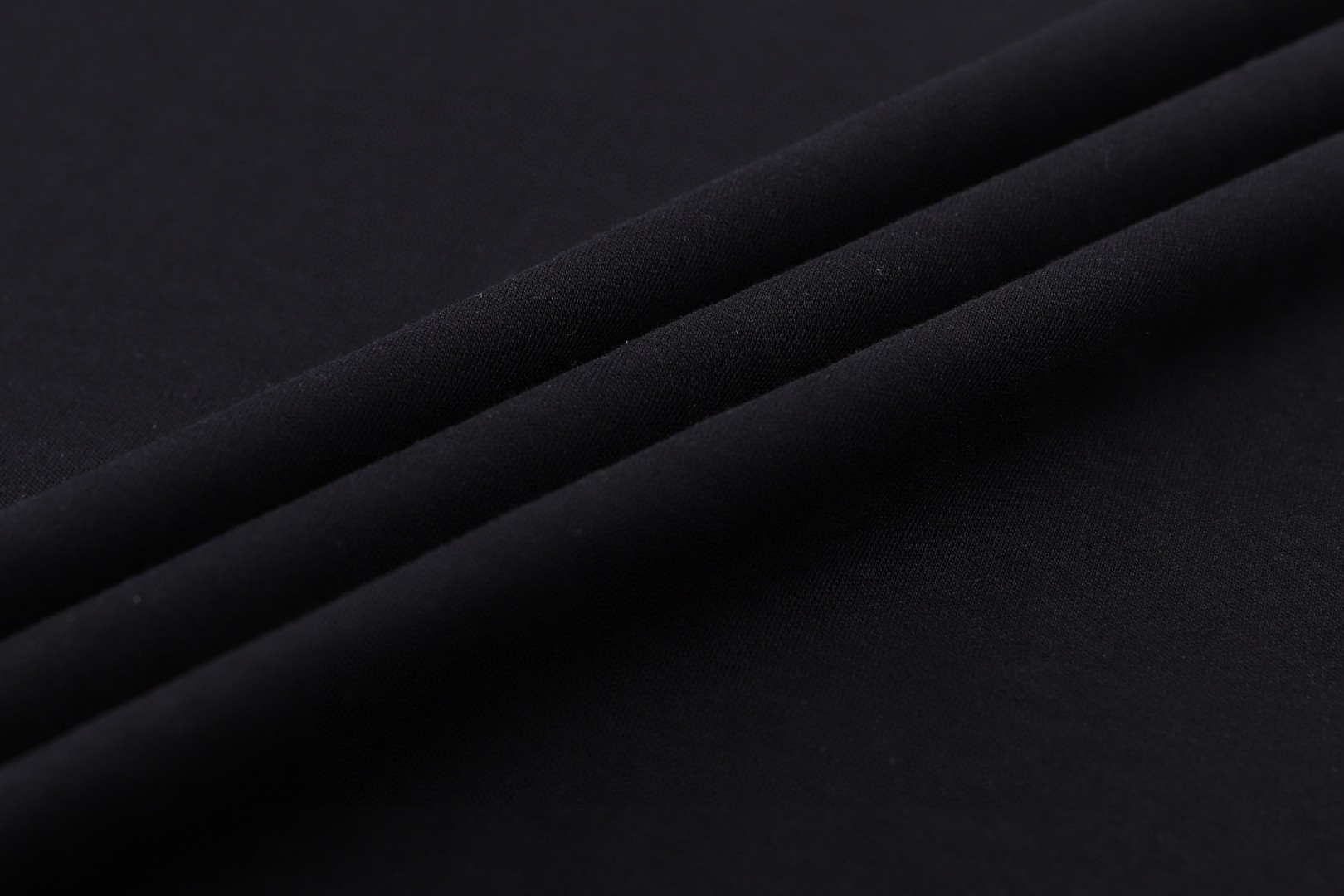 LOUIS VUITTON 路易威登 标识皮牌圆领短袖 T恤 白色 黑色 A0 1AIHSW