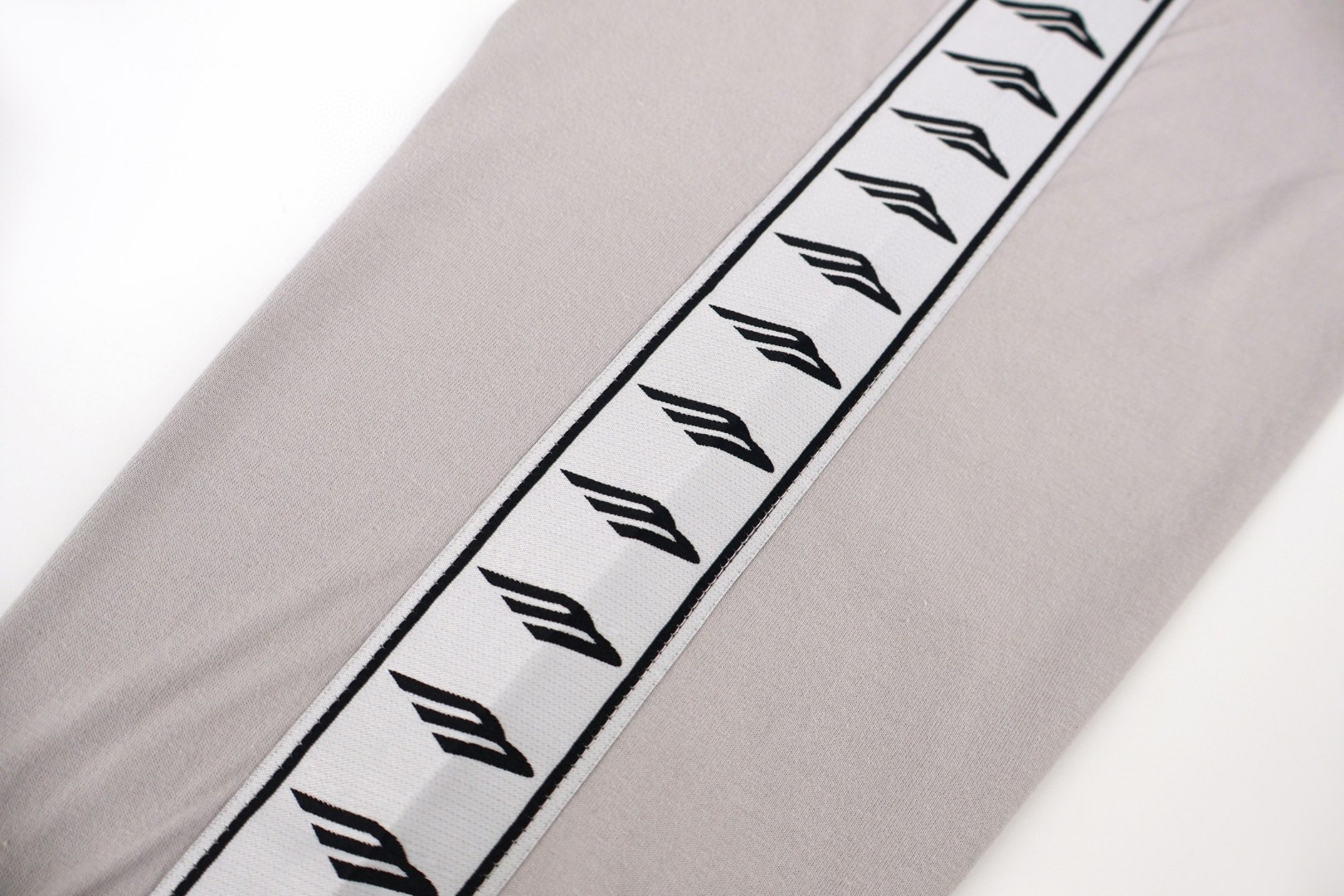 Balenciaga 巴黎世家 做旧串标织带长袖T恤 打底衫 A5 