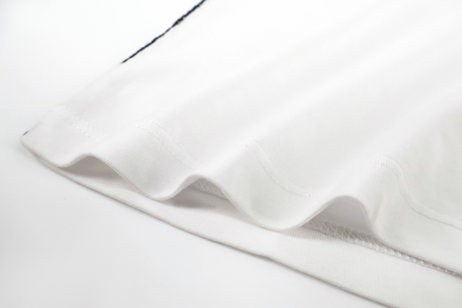 Loewe 罗意威 草写字母刺绣圆领短袖 T恤 女款 白色 A0 S359Y22XAC-2100