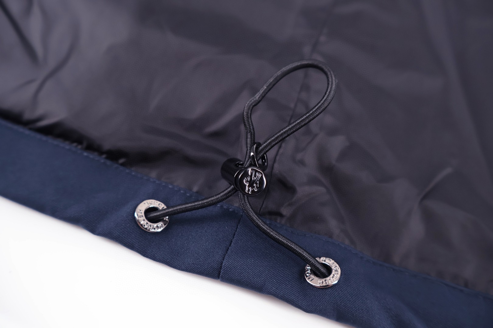 Moncler 蒙口 功能户外连帽冲锋衣 夹克 外套 白色 蓝色 B5 H10911A00050549ML040