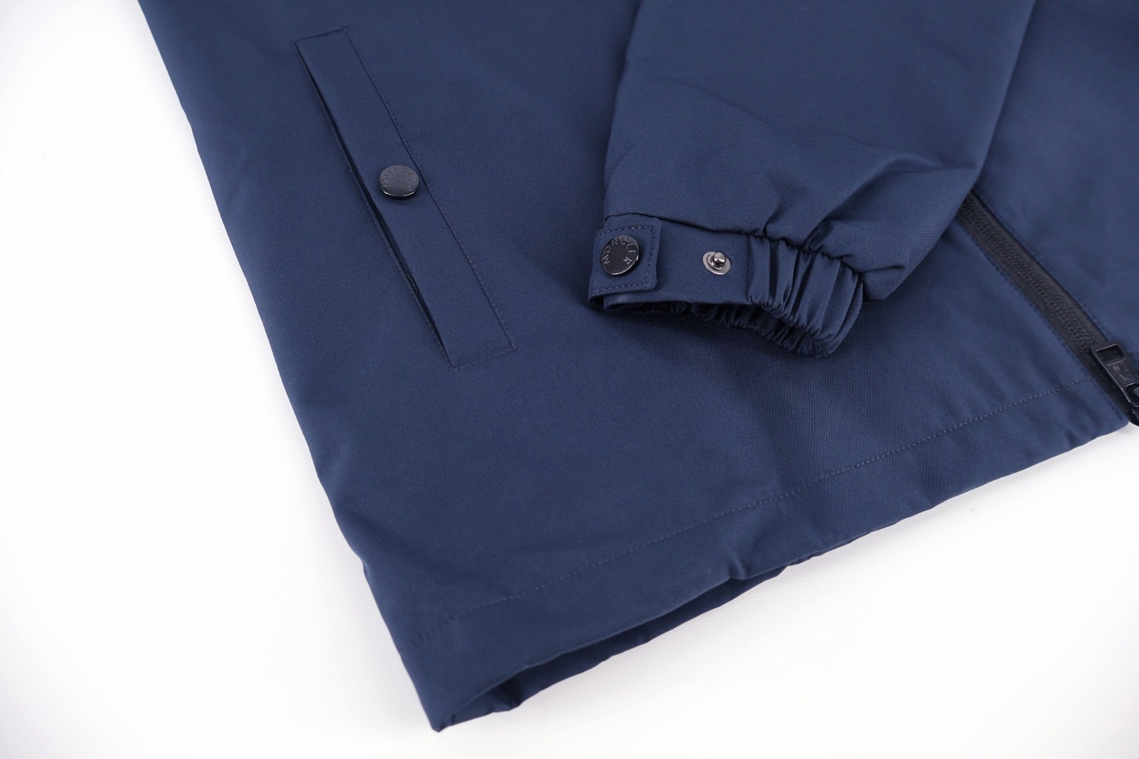 Moncler 蒙口 功能户外连帽冲锋衣 夹克 外套 白色 蓝色 B5 H10911A00050549ML040