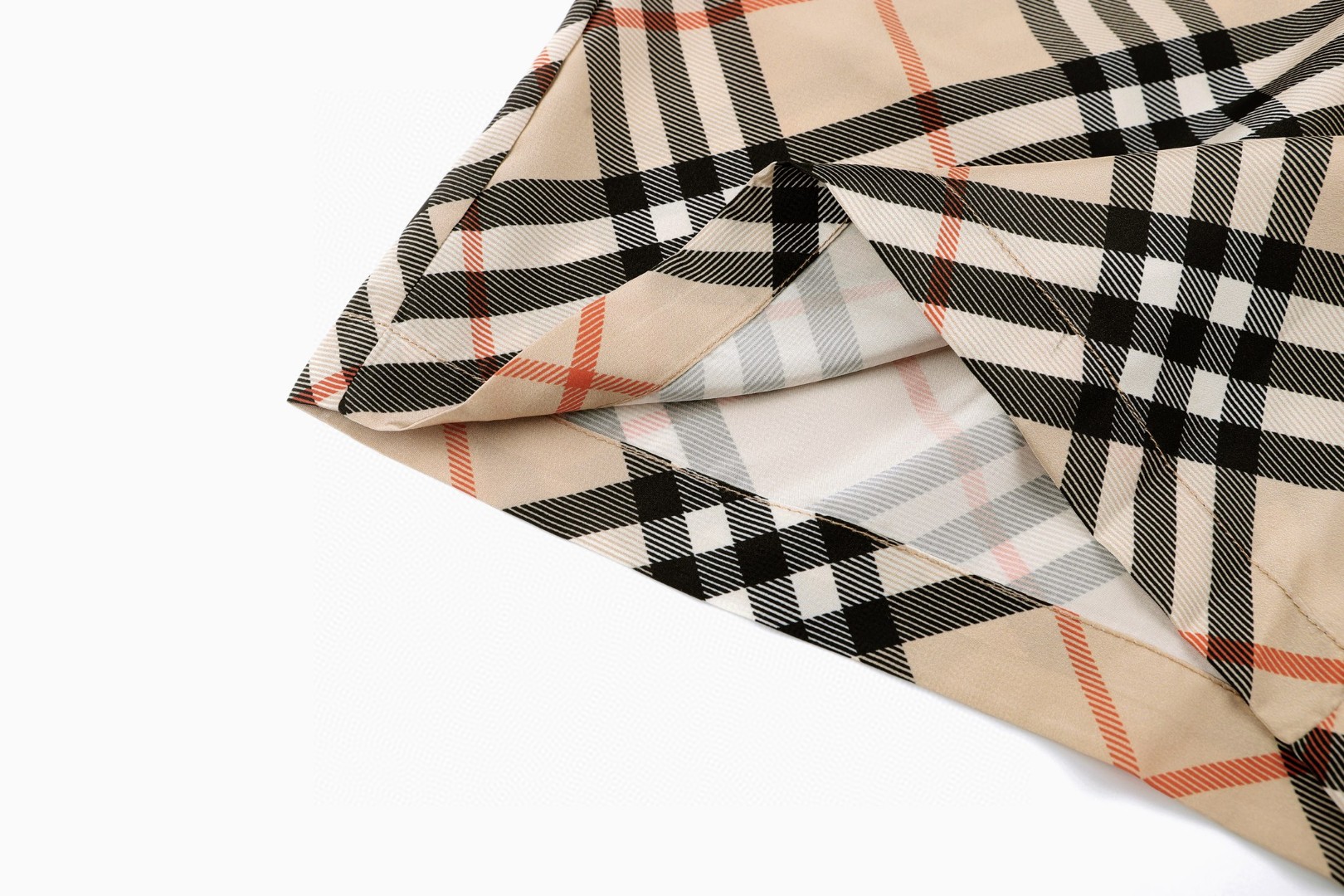 Burberry 巴宝莉 经典格纹丝质松紧腰短裤 裤子 休闲裤 五分裤 卡其色 A5