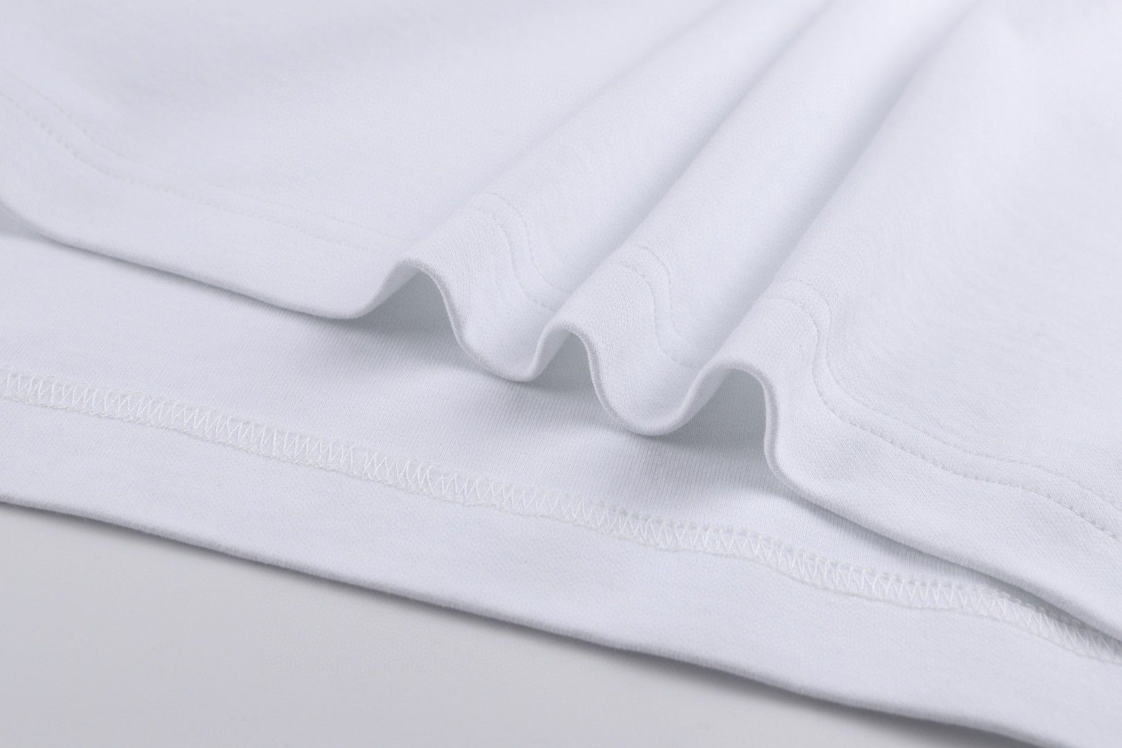 FENDI 芬迪 双F刺绣徽标圆领T恤 短袖 套头 夏季 白色 黑色 A0 FY0936AY0HF0QA0