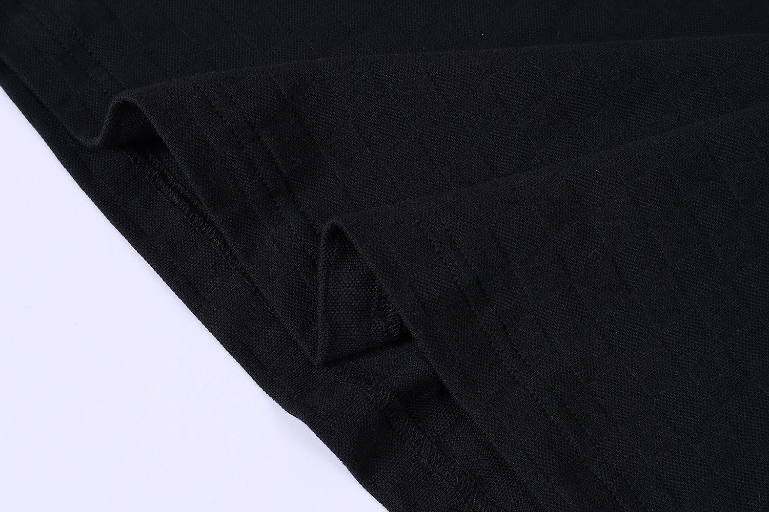 LOUIS VUITTON 路易威登 LV 金框刺绣圆领T恤 短袖 黑色 A0 1AHW18