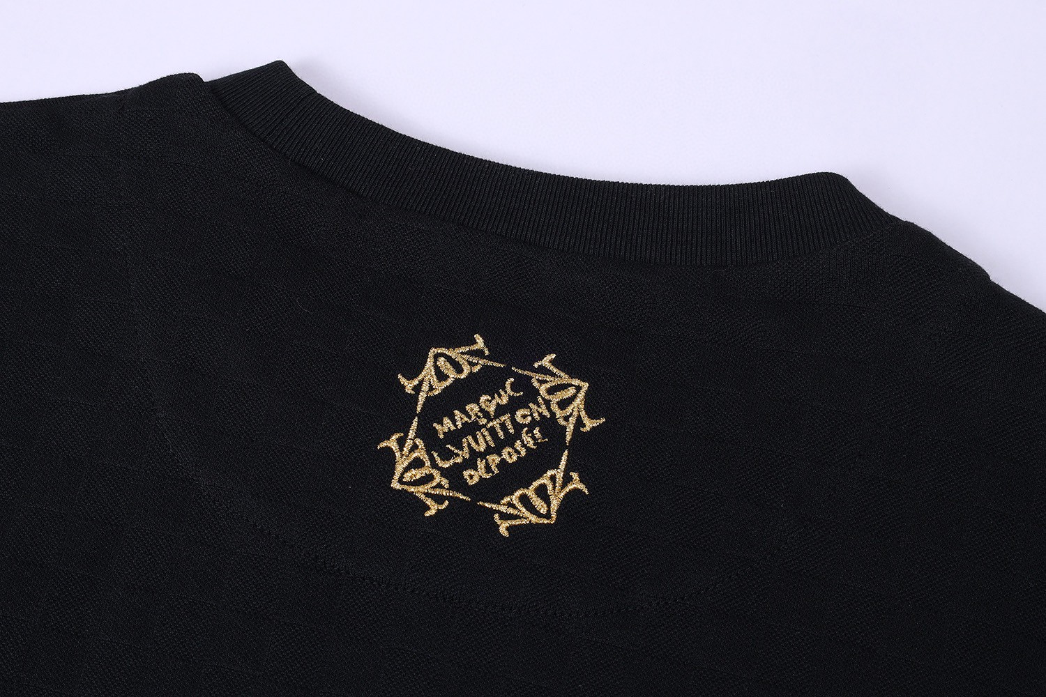 LOUIS VUITTON 路易威登 LV 金框刺绣圆领T恤 短袖 黑色 A0 1AHW18