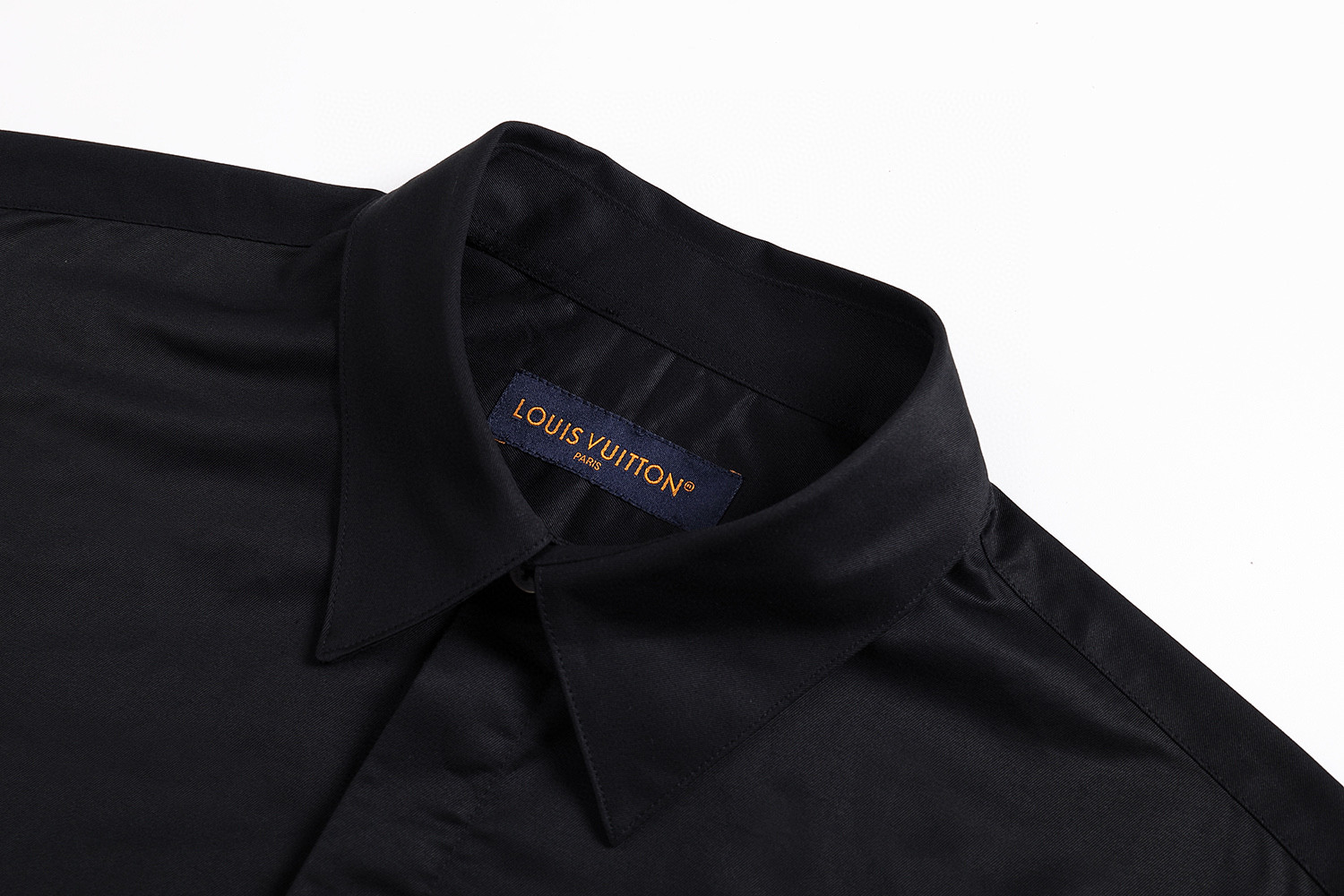 LOUIS VUITTON 路易威登 LV 浮雕压花口袋短袖衬衫 夏季 白色 黑色 A7 1AHVYP