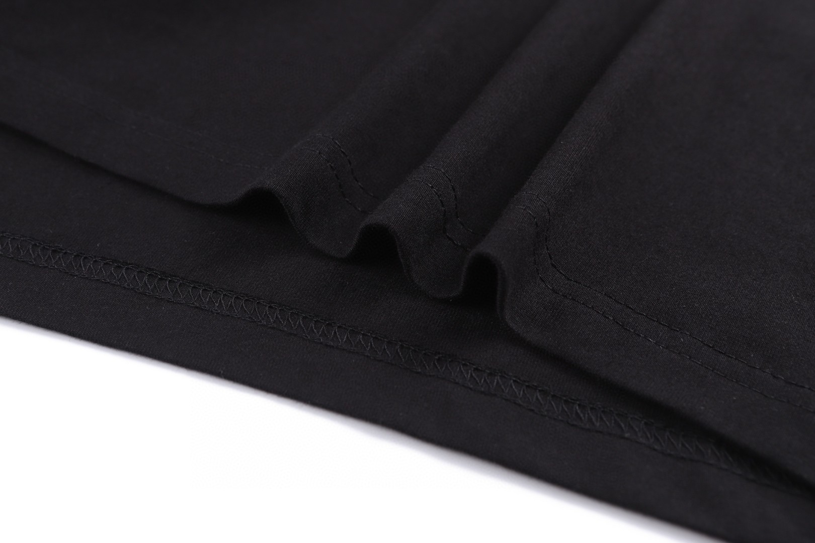 Burberry 巴宝莉 格纹领圆领Tee 短袖 T恤 白色 黑色 A0 POIZON20250731101711176