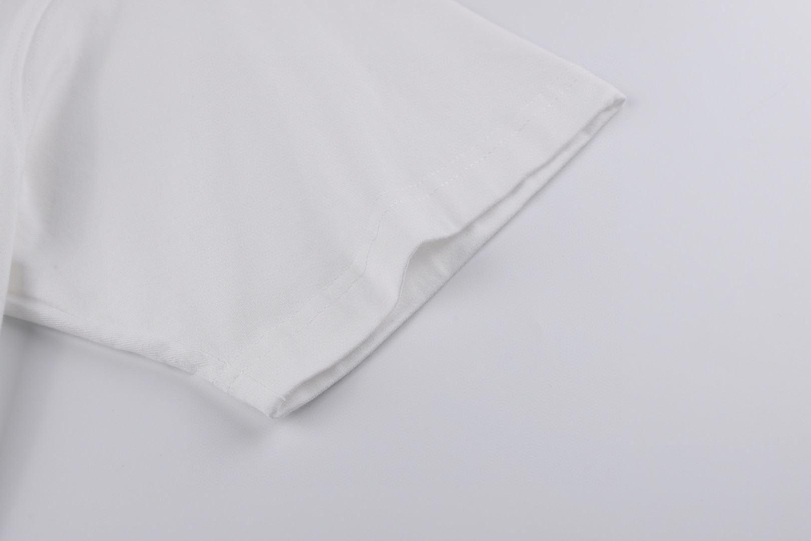 Burberry 巴宝莉 格纹领圆领Tee 短袖 T恤 白色 黑色 A0 POIZON20250731101711176