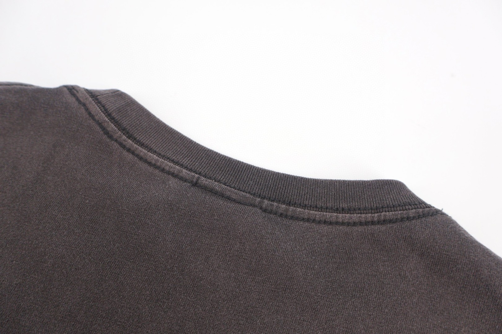 DIOR 迪奥 皮革标志圆领短袖 T恤 夏季 白色 灰色 A0 683J696G3036-C001