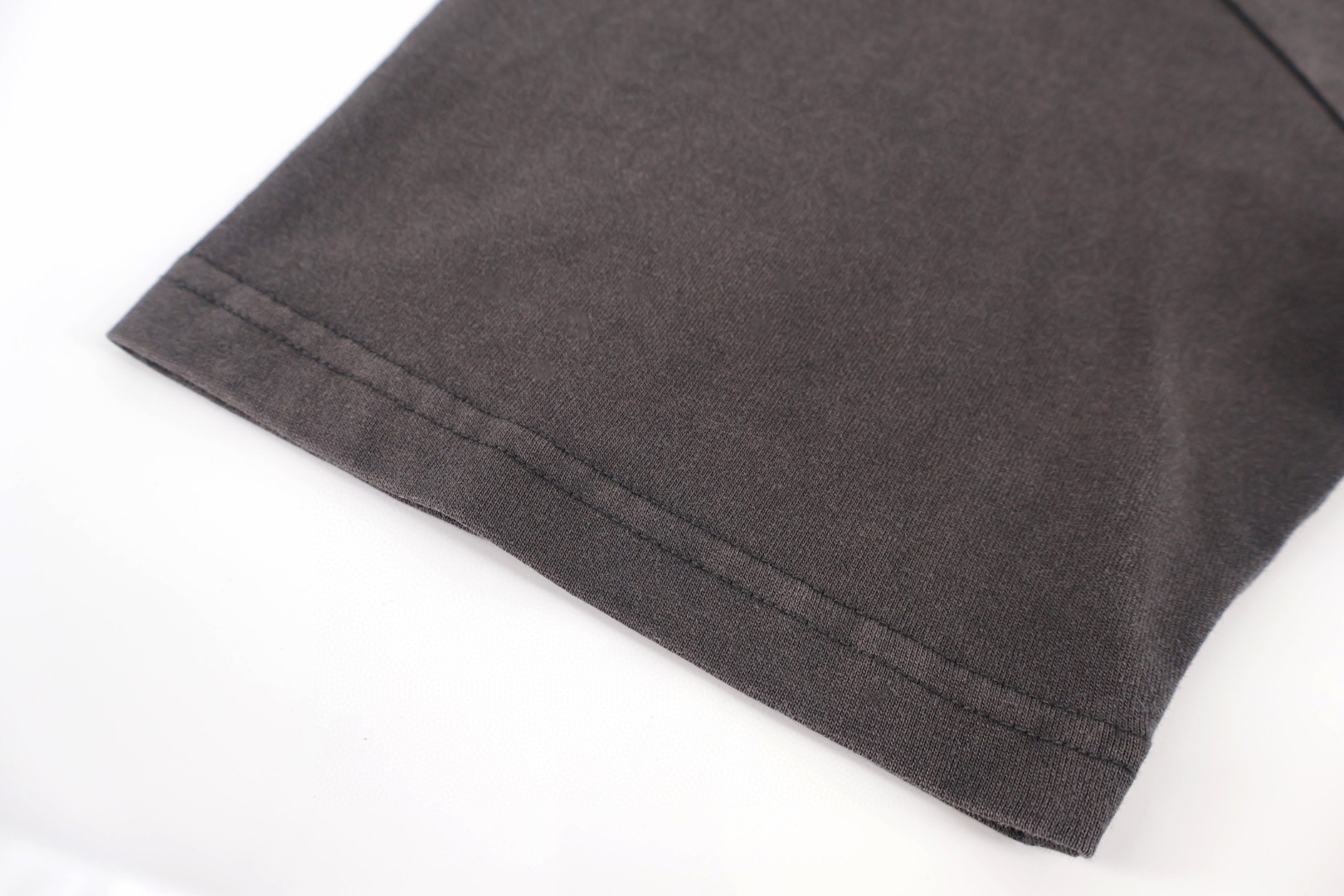 DIOR 迪奥 皮革标志圆领短袖 T恤 夏季 白色 灰色 A0 683J696G3036-C001