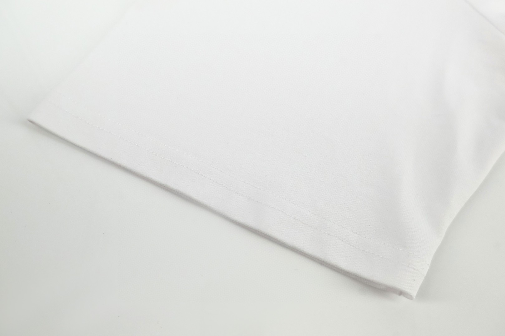 DIOR 迪奥 皮革标志圆领短袖 T恤 夏季 白色 灰色 A0 683J696G3036-C001