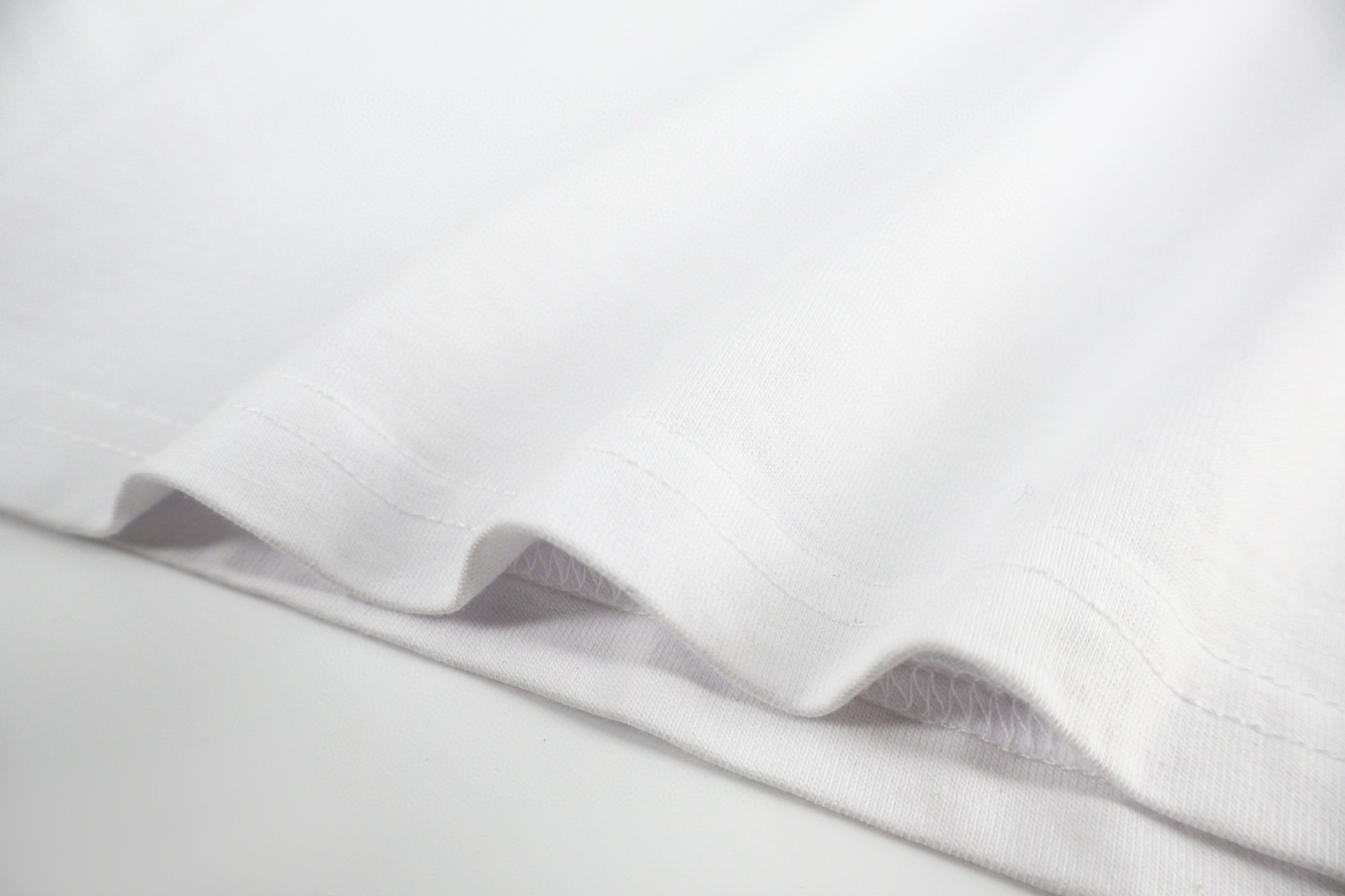 DIOR 迪奥 皮革标志圆领短袖 T恤 夏季 白色 灰色 A0 683J696G3036-C001