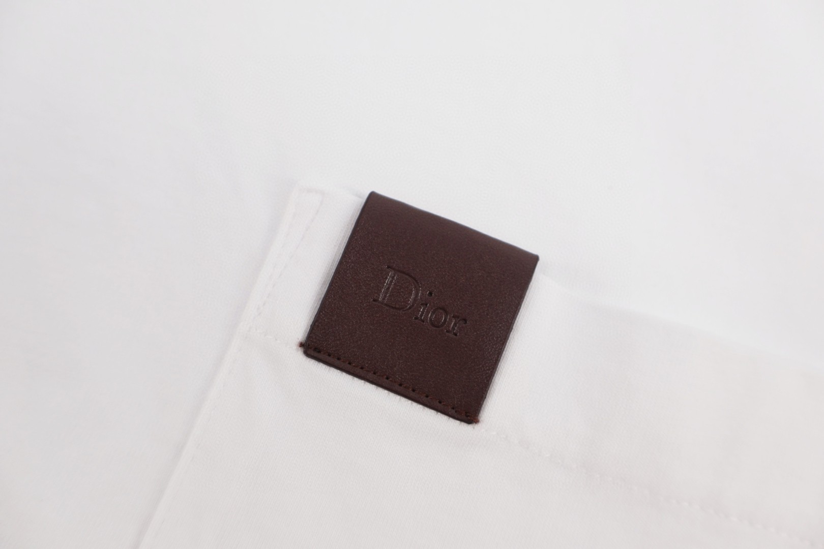 DIOR 迪奥 皮革标志圆领短袖 T恤 夏季 白色 灰色 A0 683J696G3036-C001