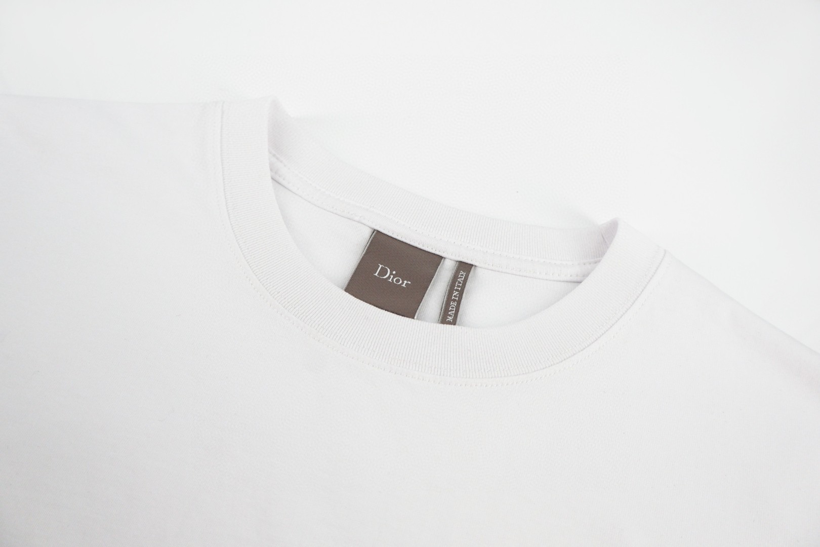 DIOR 迪奥 皮革标志圆领短袖 T恤 夏季 白色 灰色 A0 683J696G3036-C001