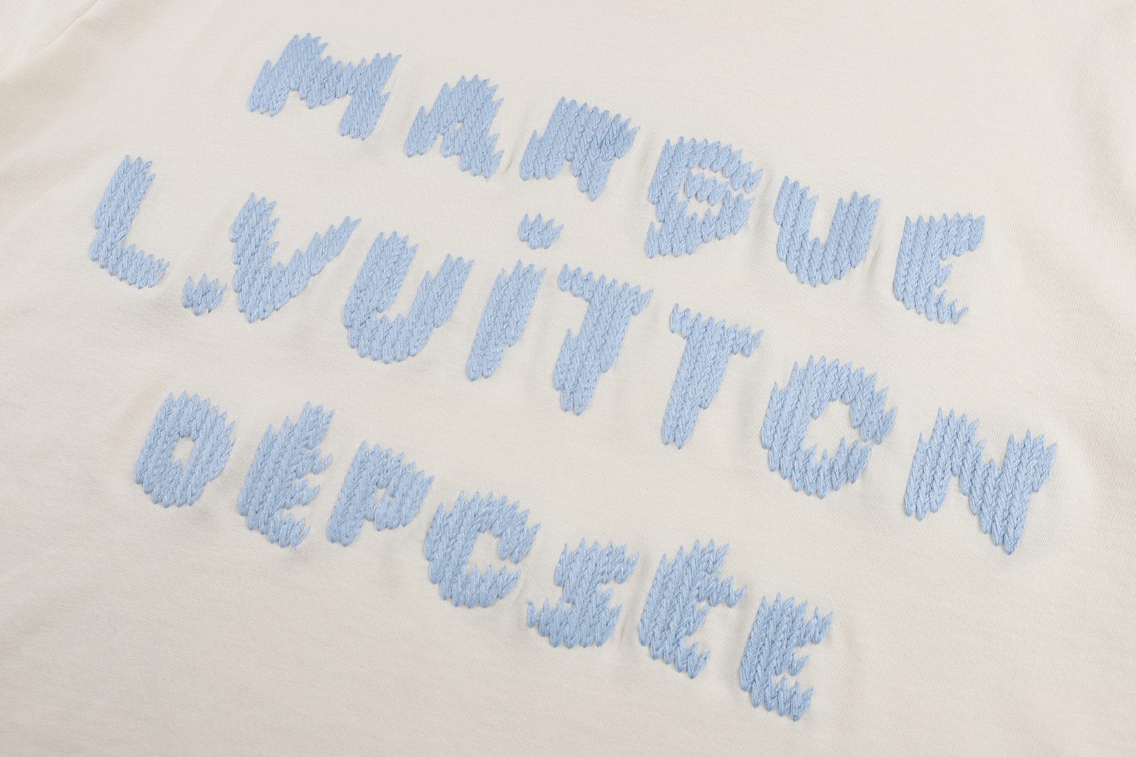 LOUIS VUITTON 路易威登 前后字母浮雕刺绣圆领短袖 T恤 白色 A0 1AIKD4