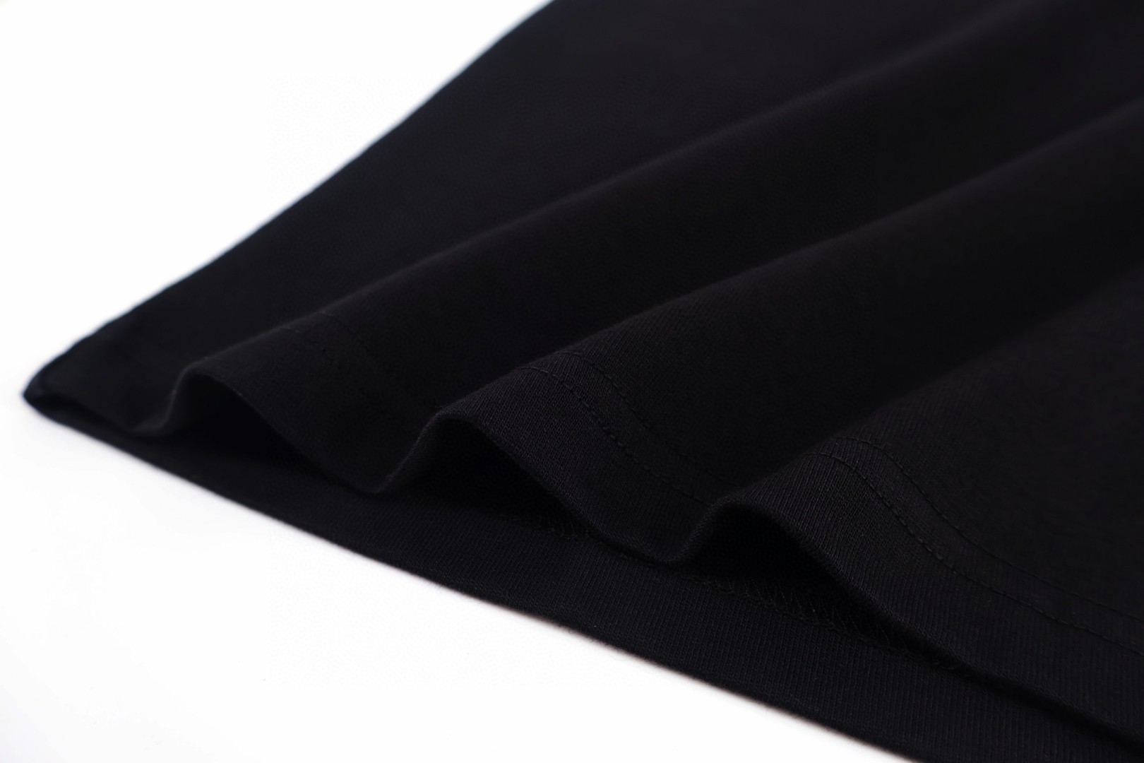 Burberry 巴宝莉 圆环格纹战马刺绣圆领Tee 短袖 T恤 白色 黑色 A0 81234371