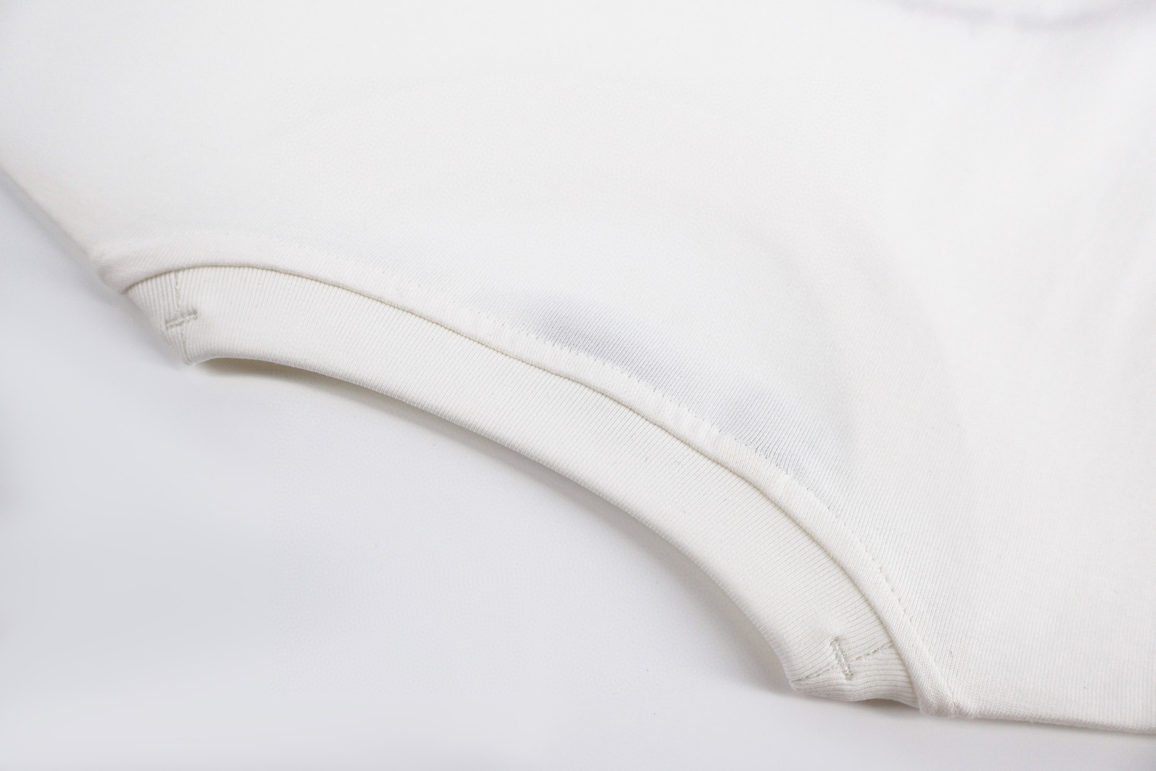 Burberry 巴宝莉 圆环格纹战马刺绣圆领Tee 短袖 T恤 白色 黑色 A0 81234371