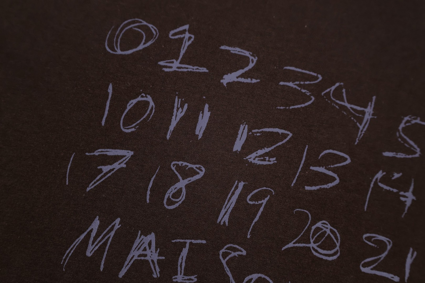 Maison Margiela 马吉拉 数字涂鸦圆领短袖 T恤 套头 夏季 沙色 棕色 A0 S51GC0544S24575119