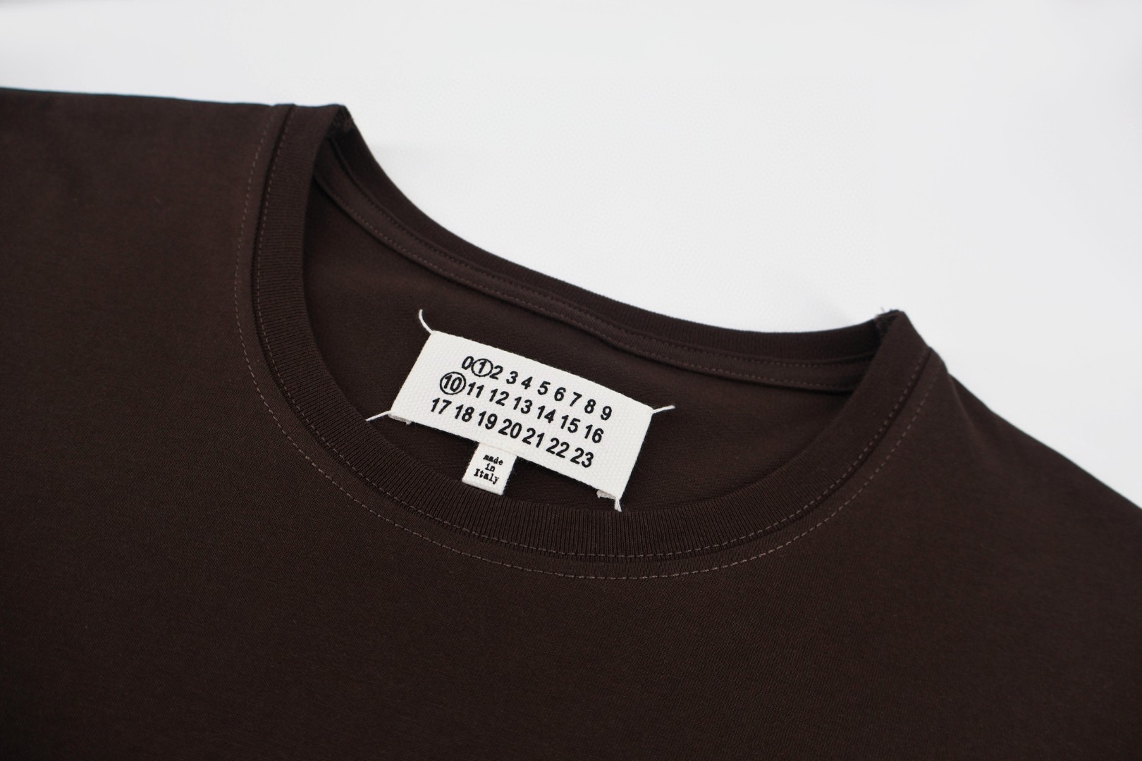 Maison Margiela 马吉拉 数字涂鸦圆领短袖 T恤 套头 夏季 沙色 棕色 A0 S51GC0544S24575119