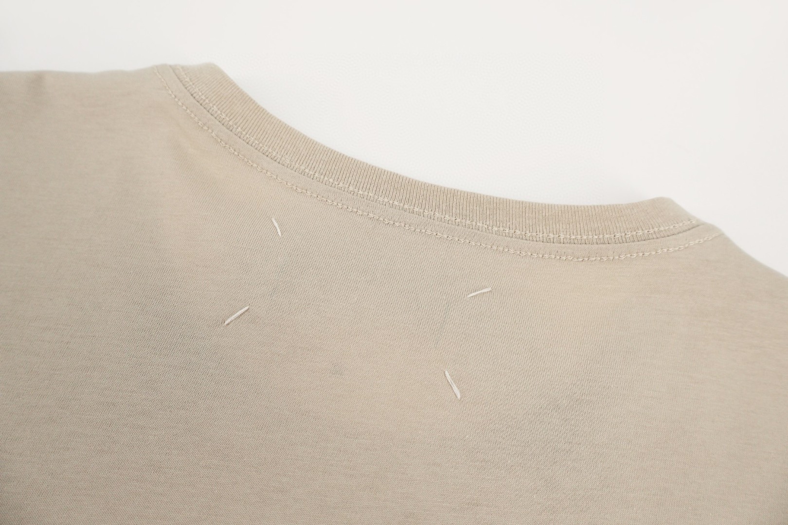 Maison Margiela 马吉拉 数字涂鸦圆领短袖 T恤 套头 夏季 沙色 棕色 A0 S51GC0544S24575119